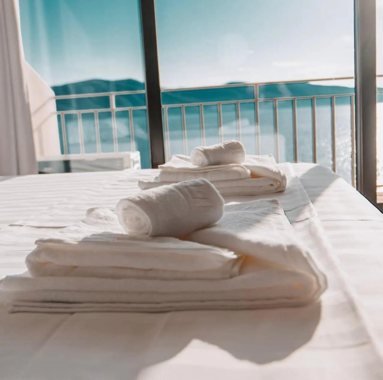 Bed in Hotel Zhironi
