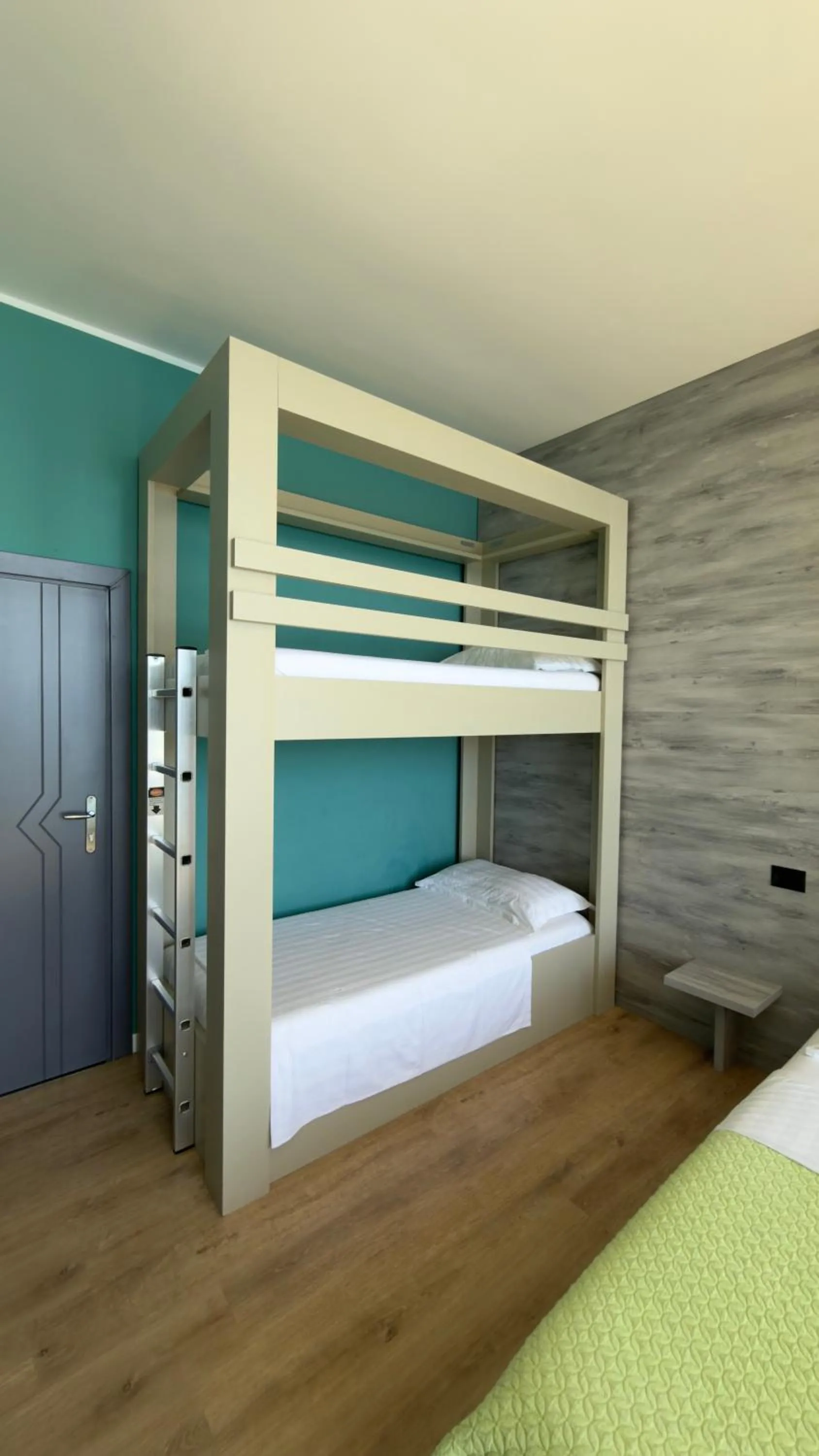 Bed in Hotel Zhironi