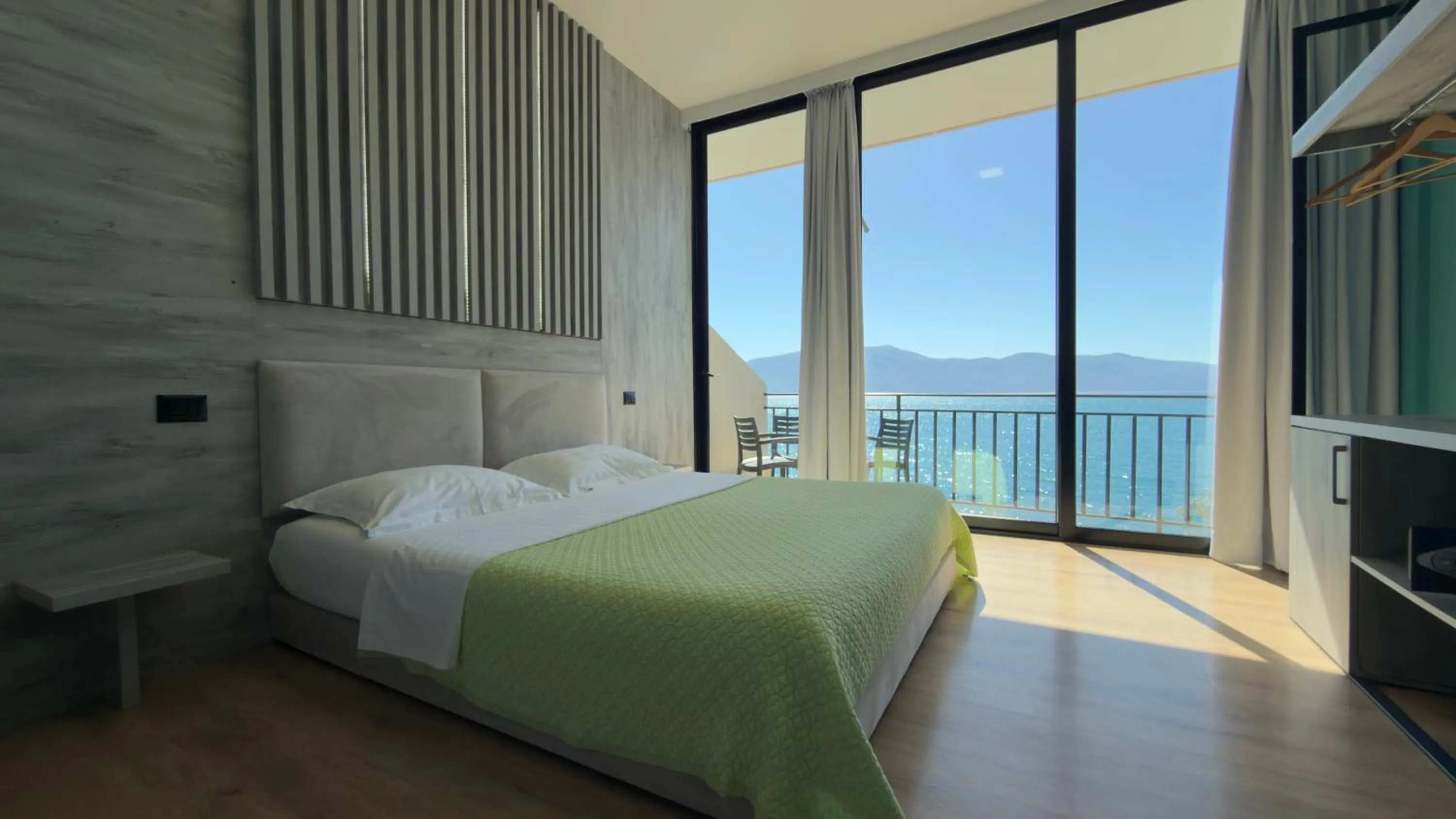 Bed in Hotel Zhironi