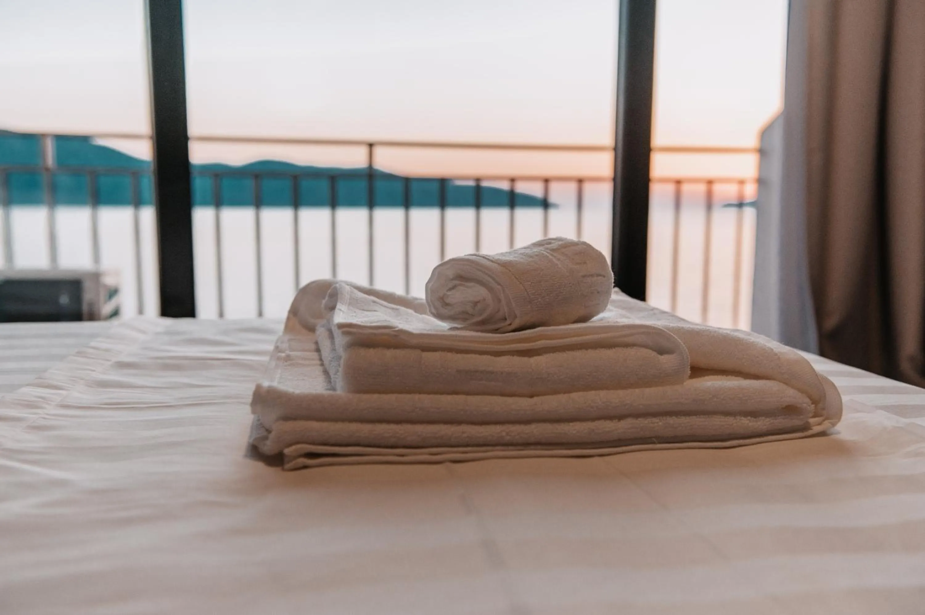 Bed in Hotel Zhironi