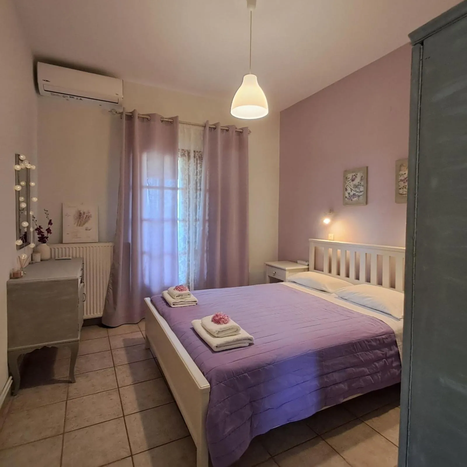 Bedroom, Bed in Olga's Garden Apartments