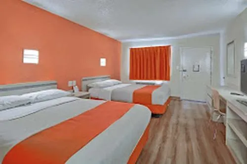 Red Carpet Inn And Suites