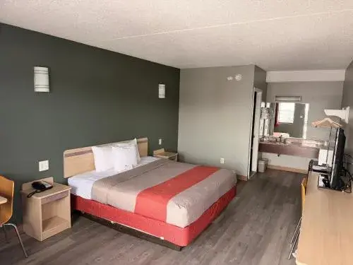King Room in Red Carpet Inn And Suites King Room in Red Carpet Inn And Suites
