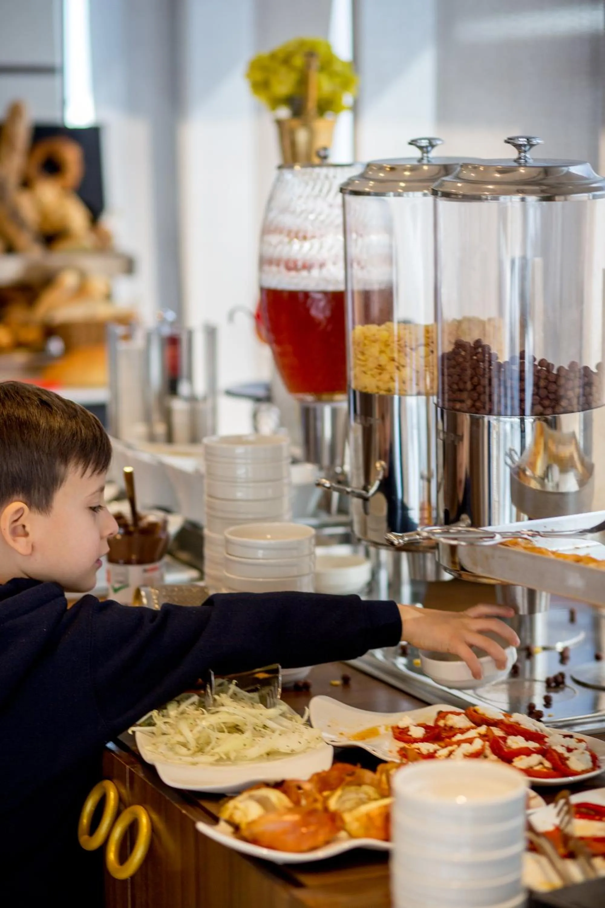 Restaurant/places to eat in Willmont Hotel