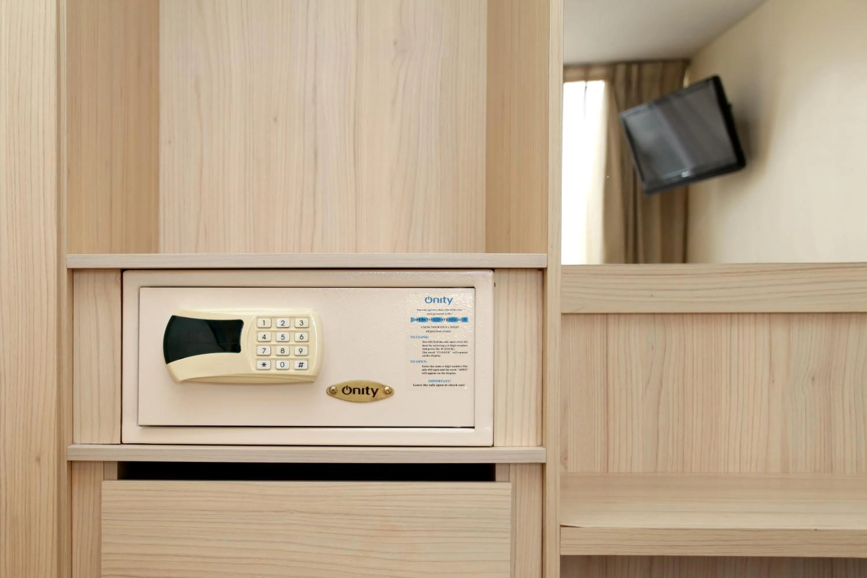 Restaurant/places to eat in Mengo Palace Hotel