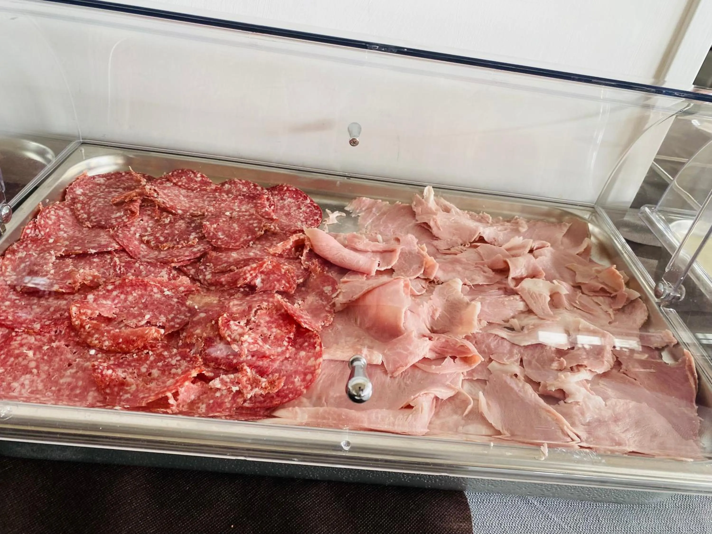 Continental breakfast in Hotel Columbia Frontemare