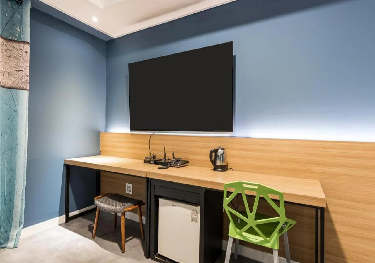 Bedroom in Mokpo New Evergreen Hotel