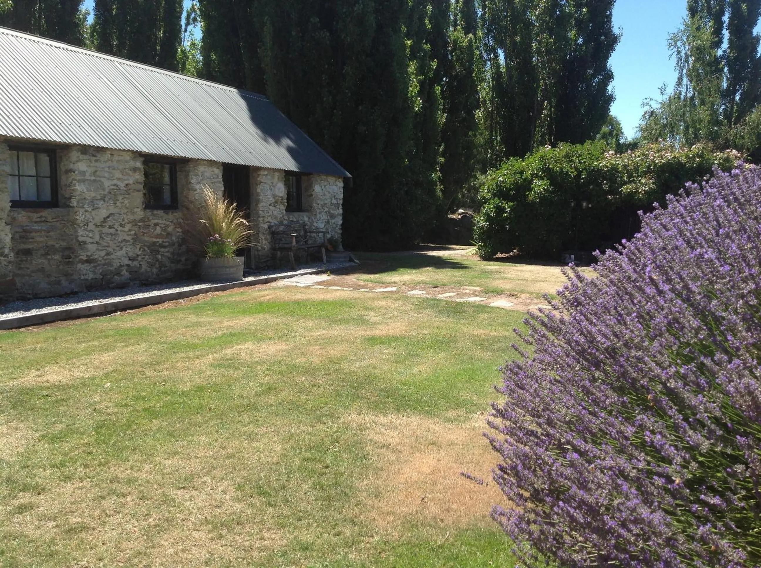 Facade/entrance in Queensberry Inn