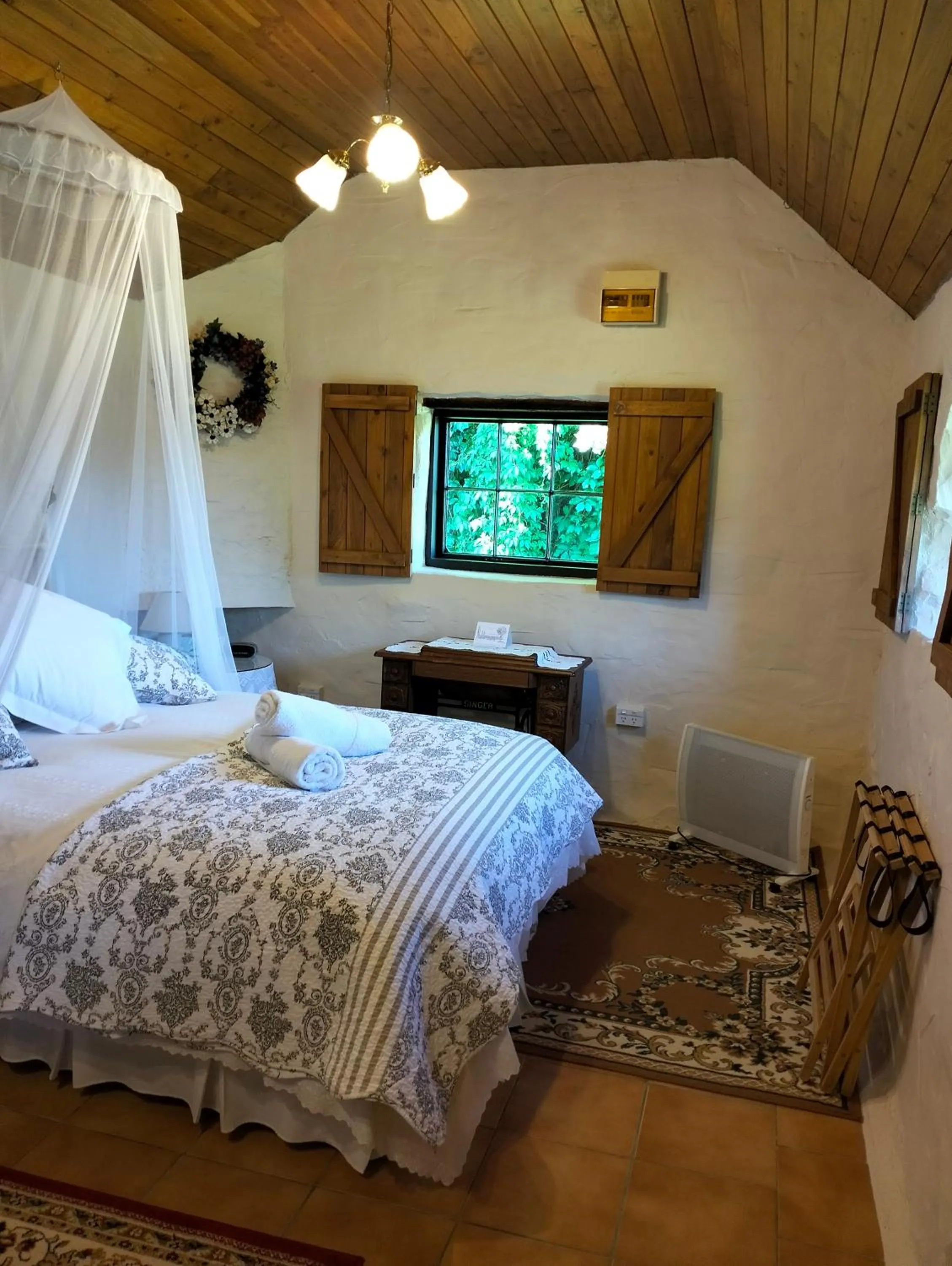 Bed in Queensberry Inn