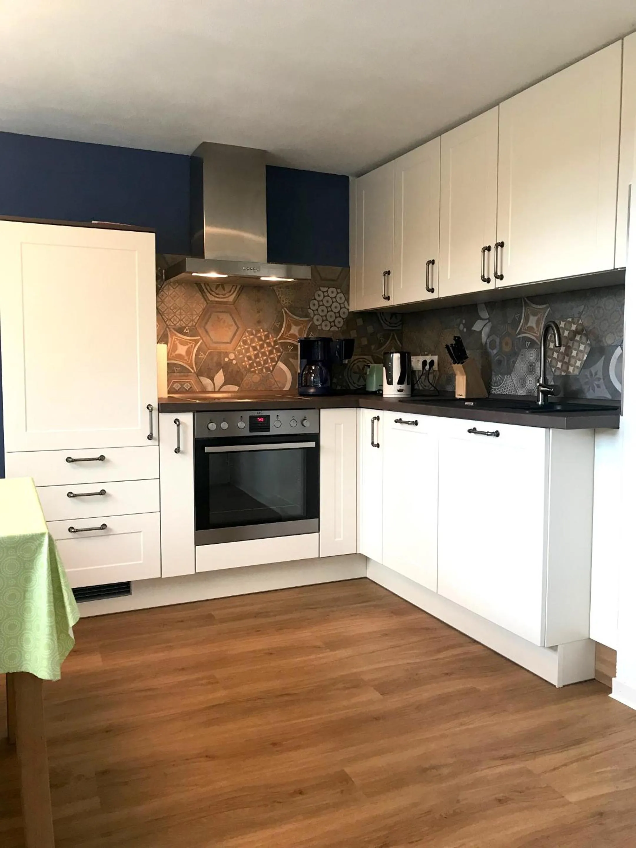 Kitchen or kitchenette in Ferienwohnung Sturmmöwe