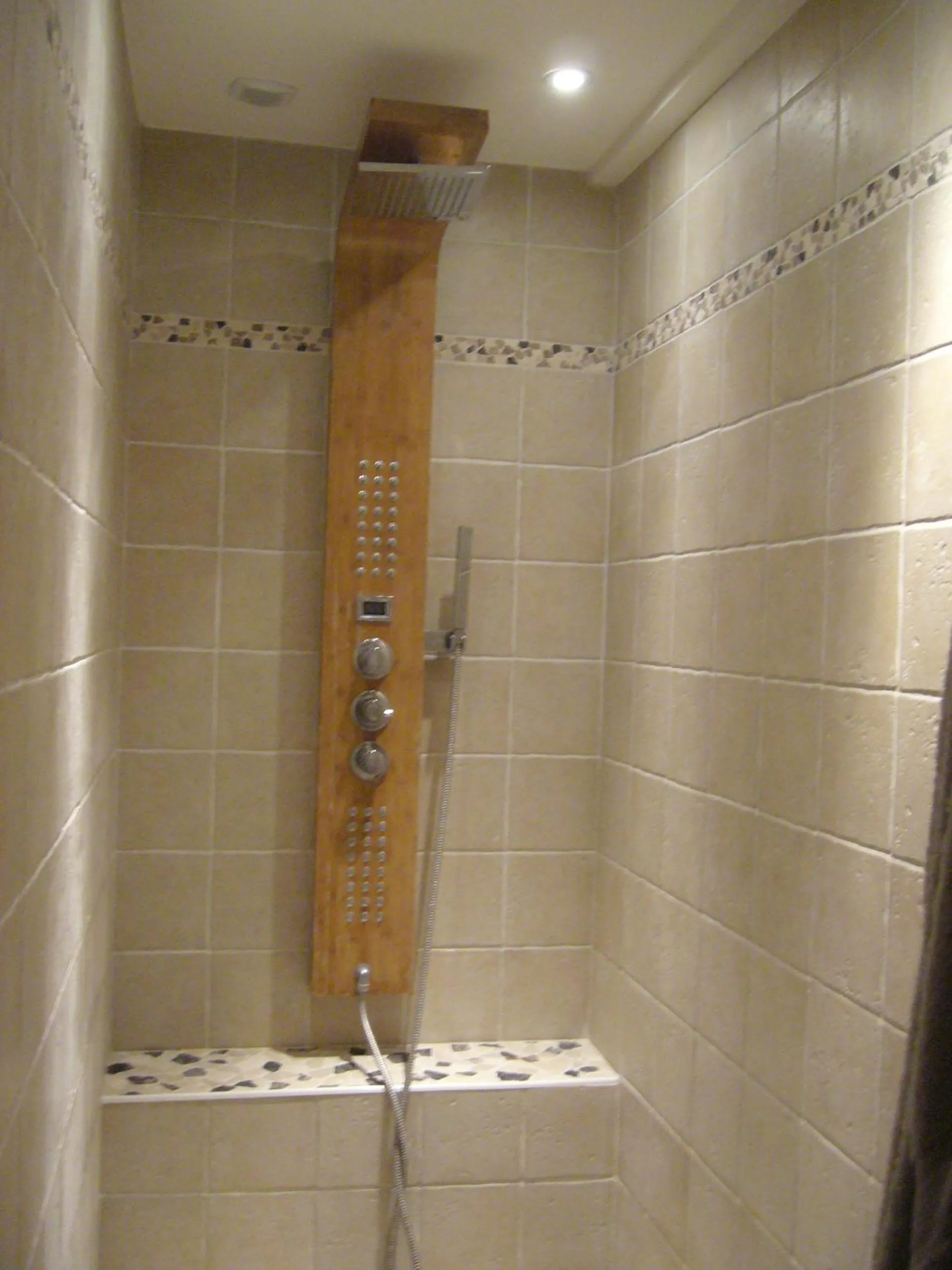 Bathroom in Le Jardin Ombragé