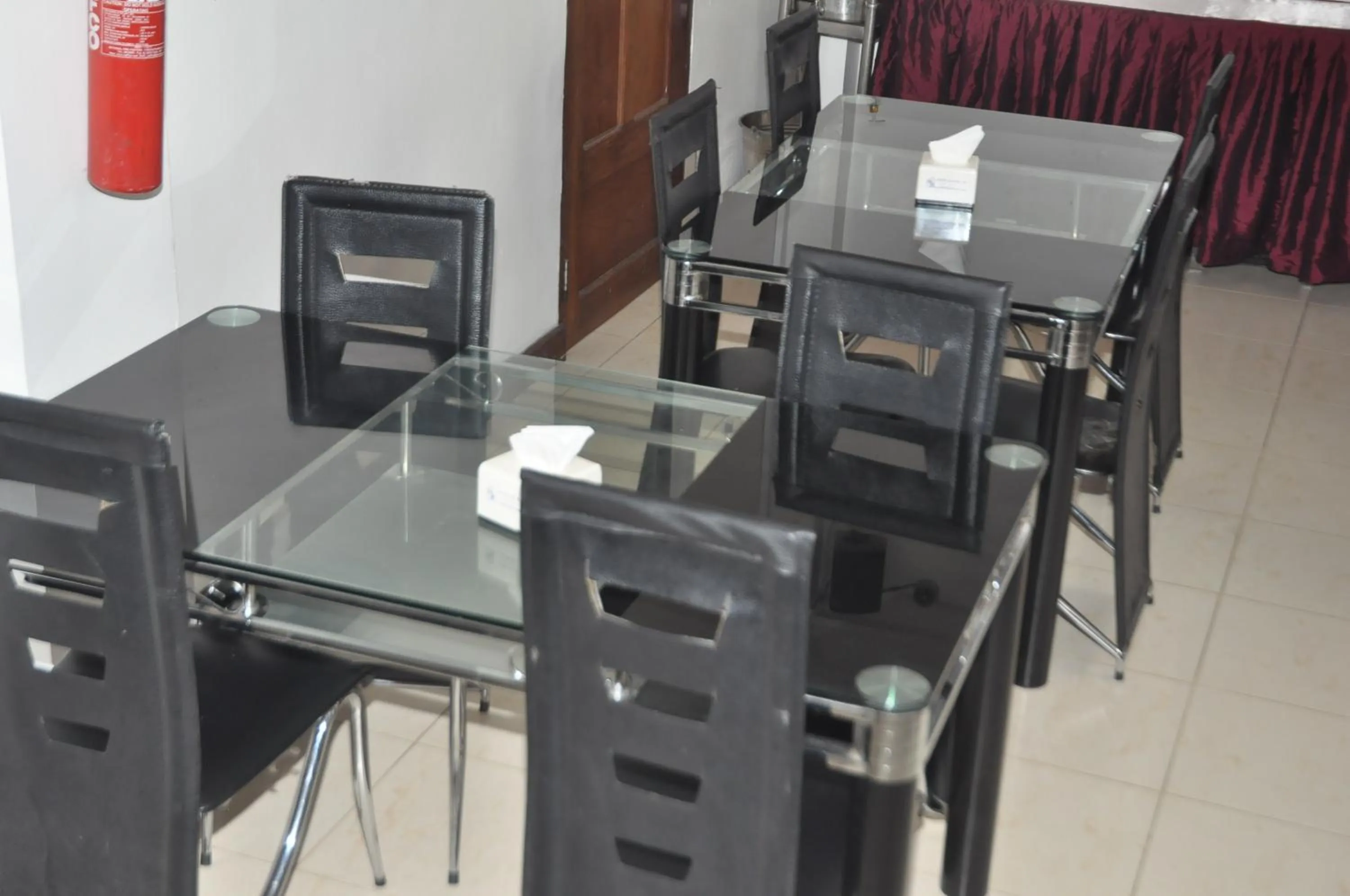 Restaurant/Places to Eat in Hotel de Mag Deluxe