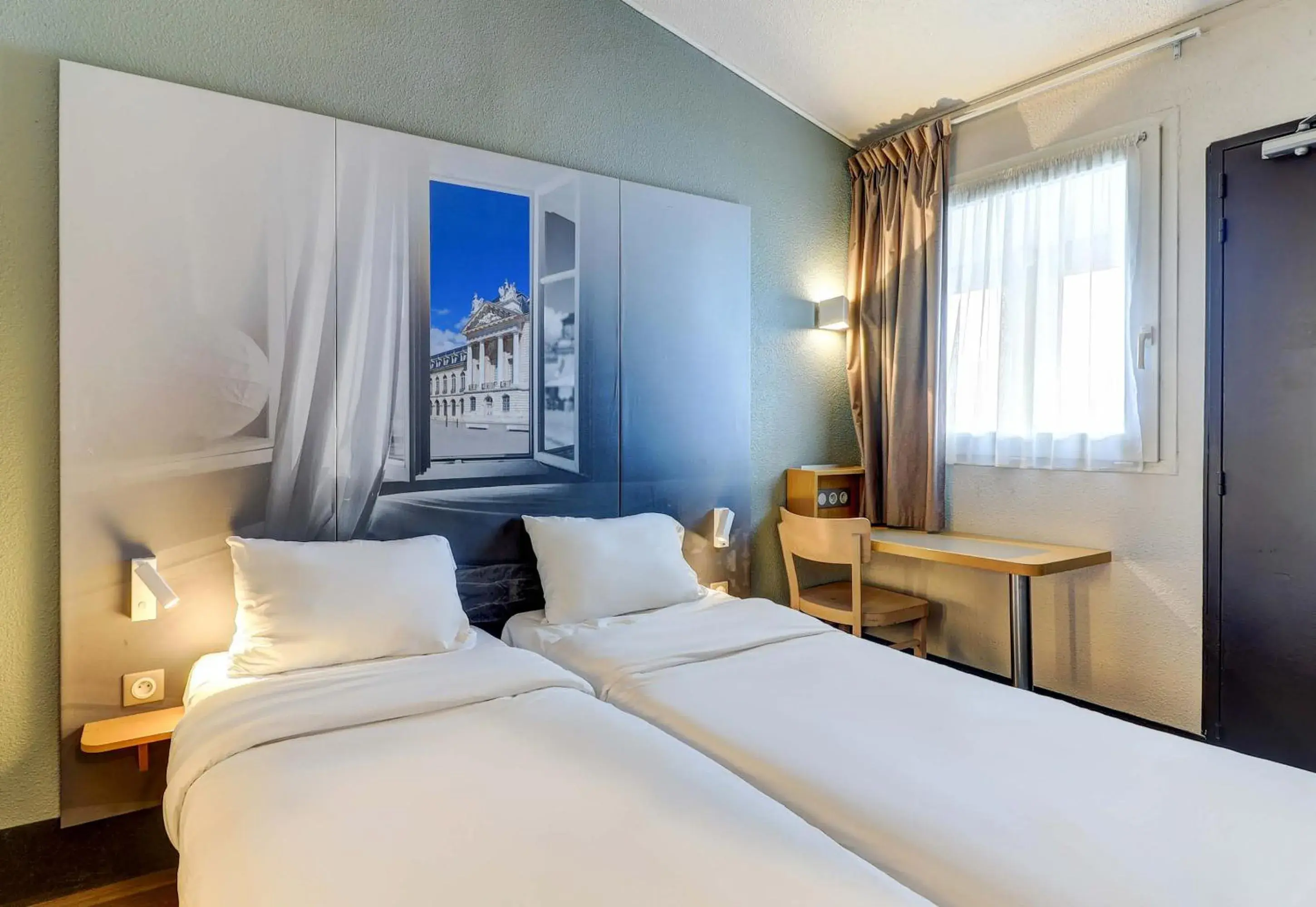 Twin Room in B&B HOTEL Dijon Marsannay Twin Room in B&B HOTEL Dijon Marsannay