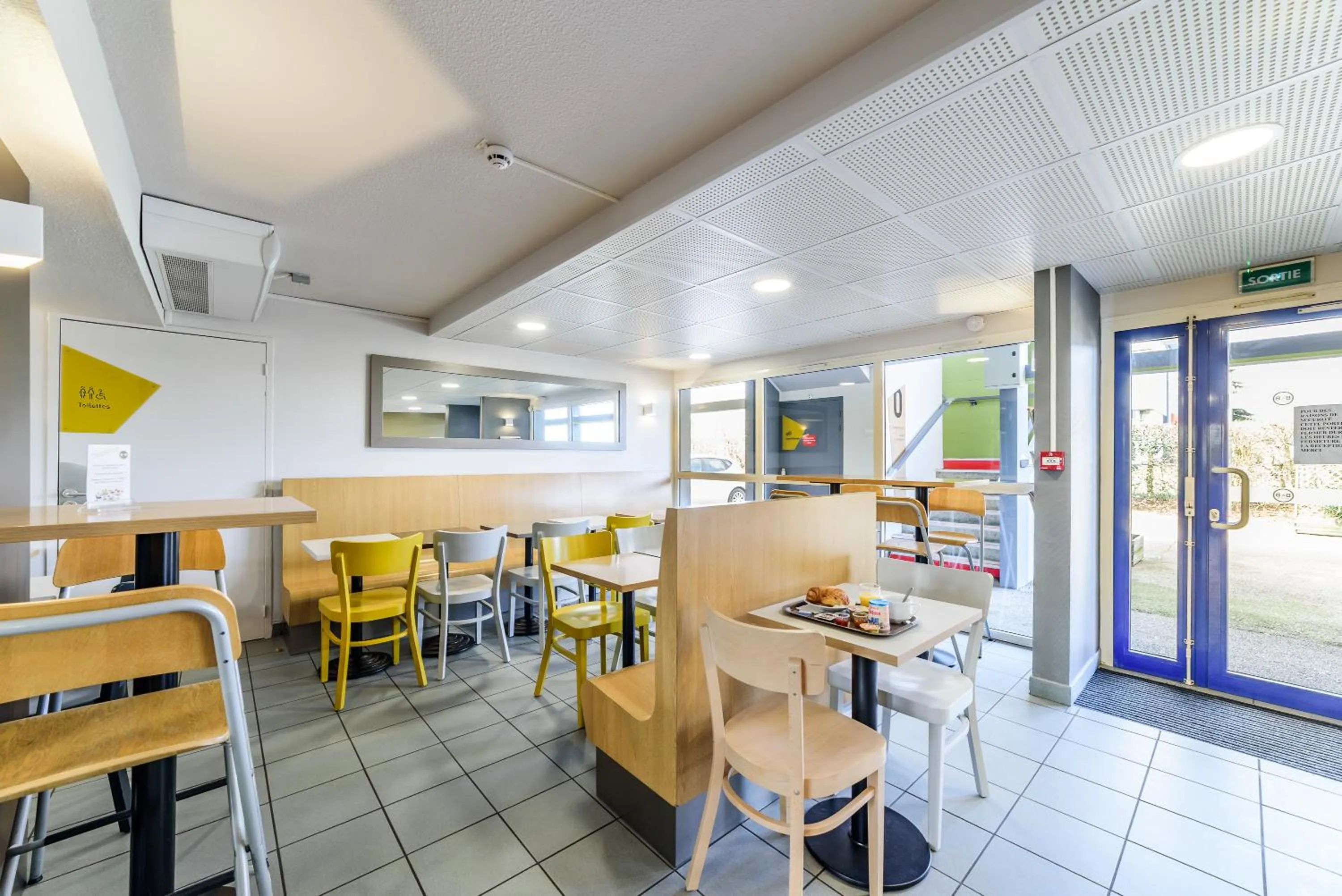 Buffet breakfast in B&B HOTEL Dijon Marsannay