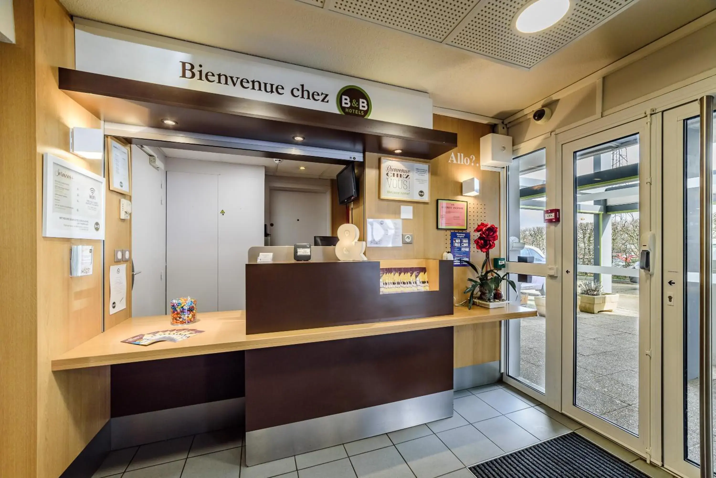 Lobby or reception in B&B HOTEL Dijon Marsannay Lobby or reception in B&B HOTEL Dijon Marsannay