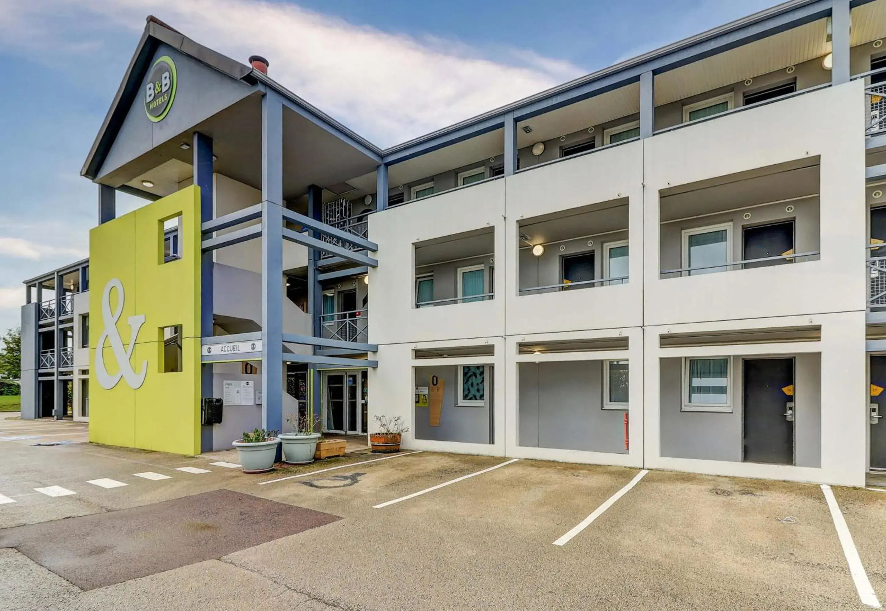 Property building in B&B HOTEL Dijon Marsannay Property building in B&B HOTEL Dijon Marsannay