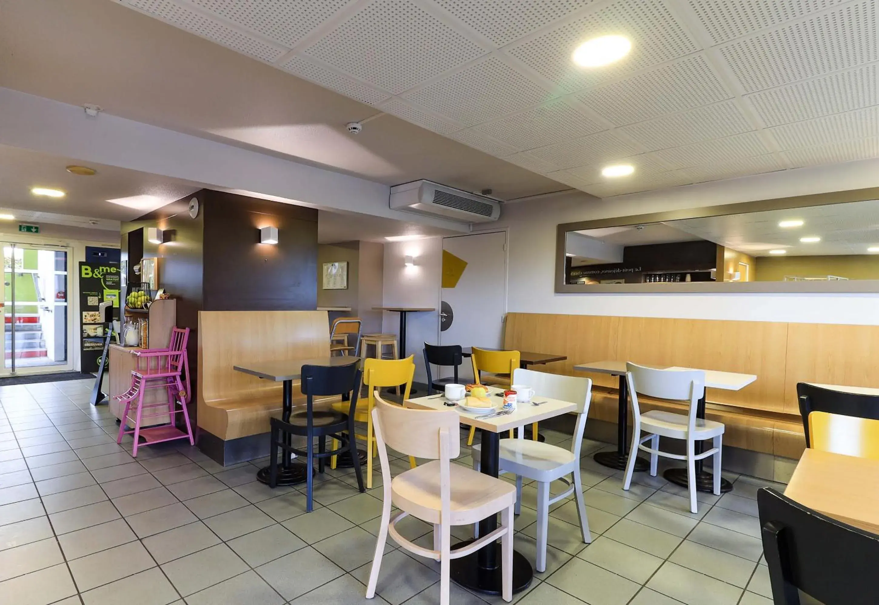 Restaurant/places to eat in B&B HOTEL Dijon Marsannay Restaurant/places to eat in B&B HOTEL Dijon Marsannay