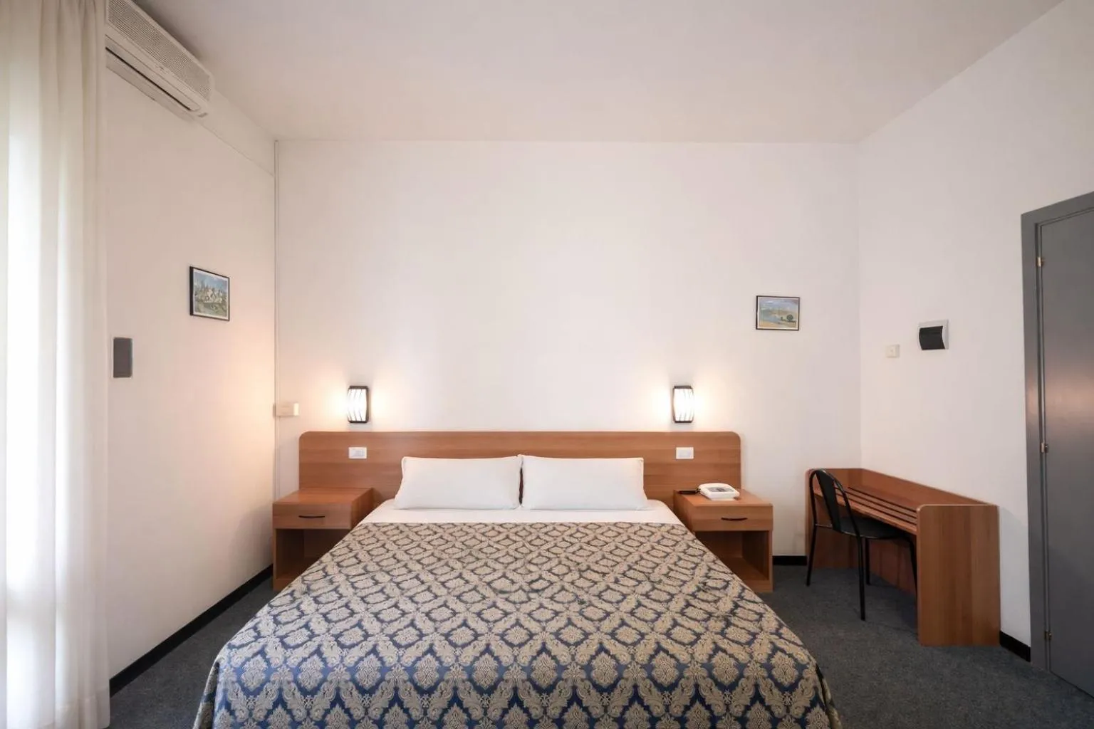 Bed in Hotel Granducato