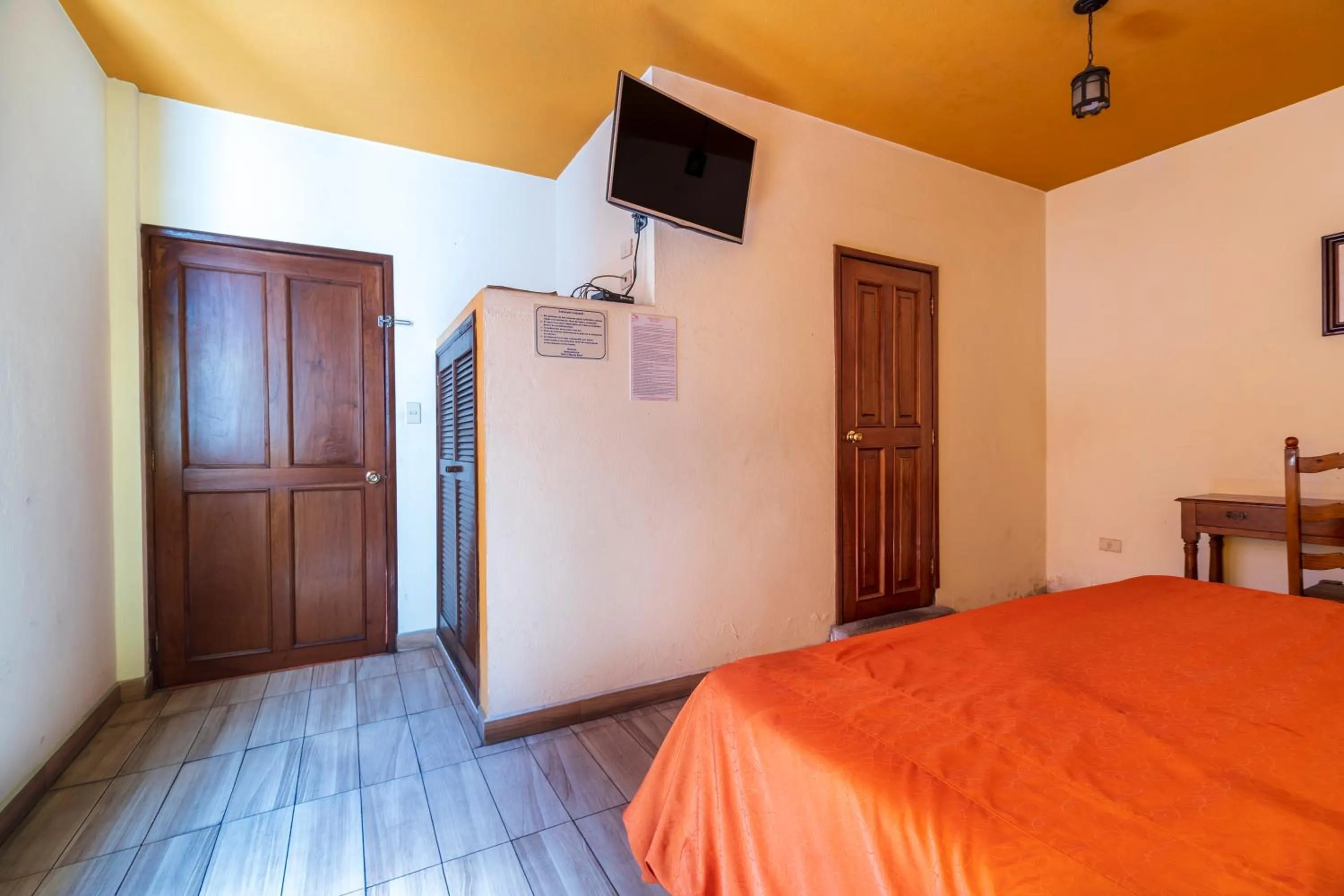 Mesón Real Hotel & Suites
