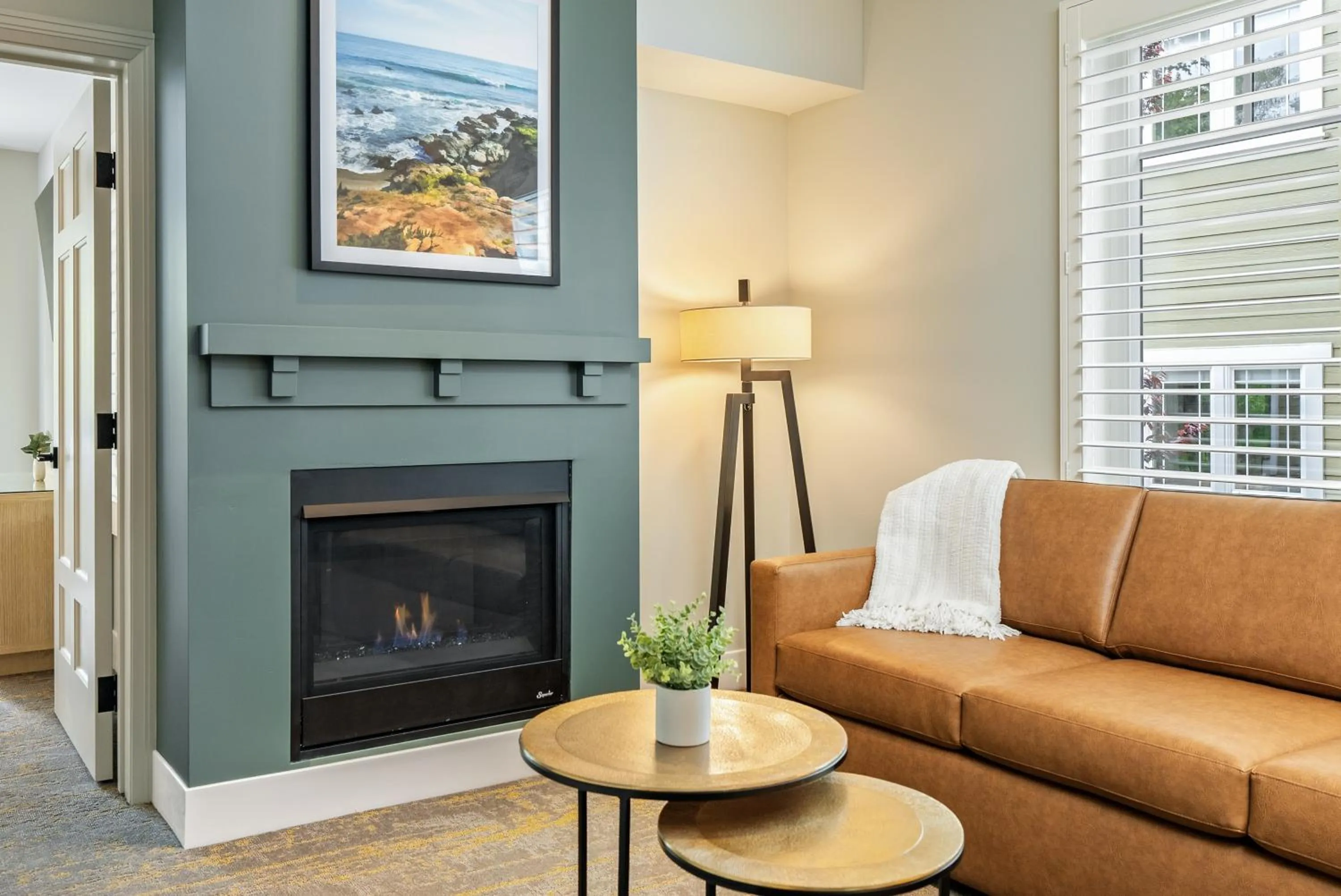 Living room in Avila Village Inn