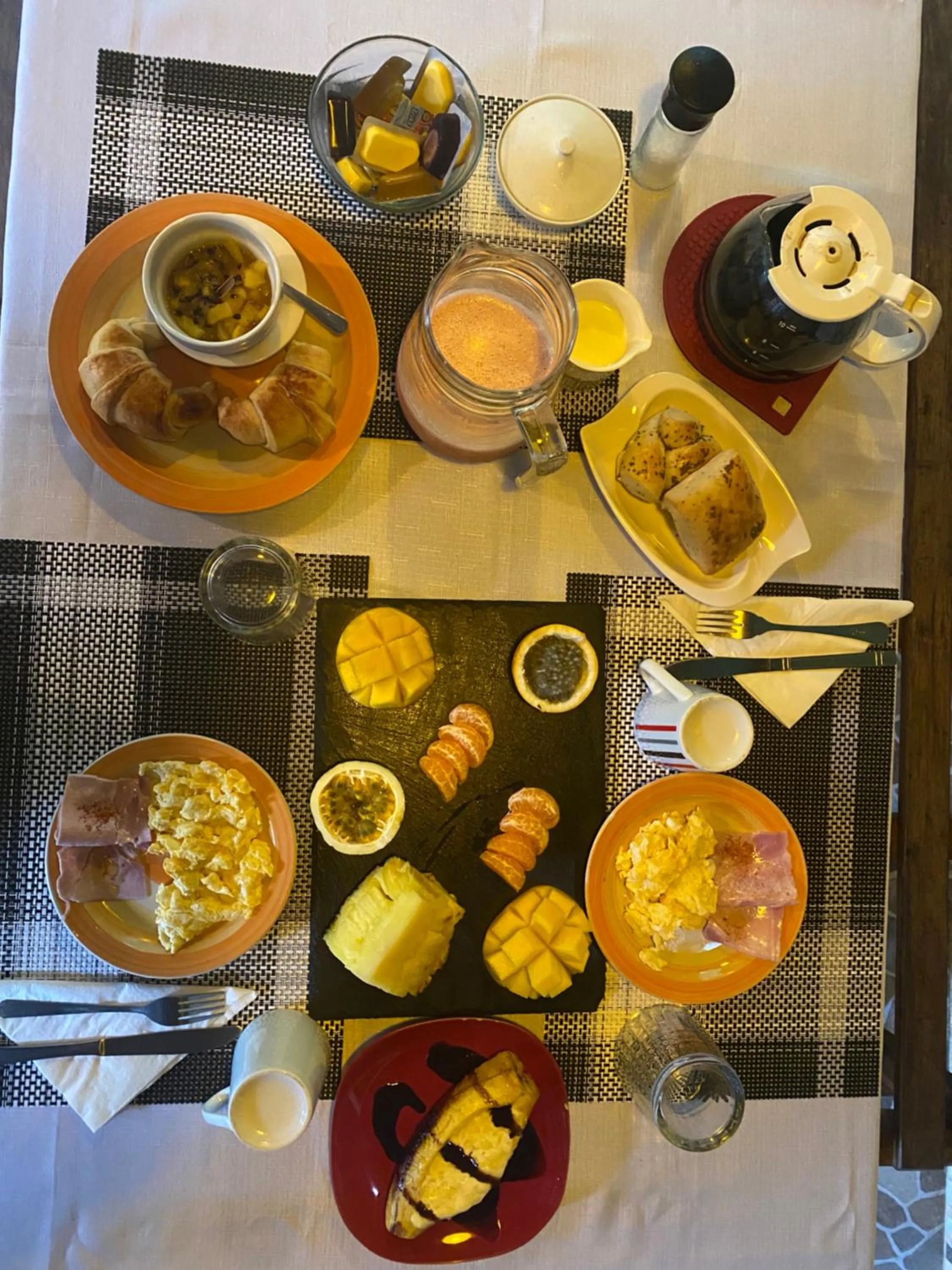 Breakfast in The Green Jungle & Tree House Caribe