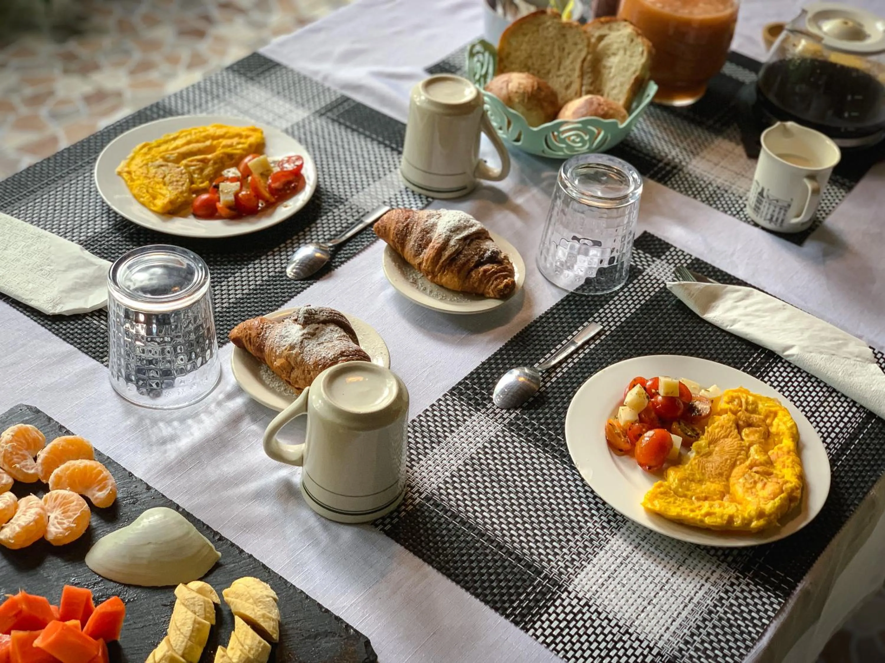 Breakfast in The Green Jungle & Tree House Caribe