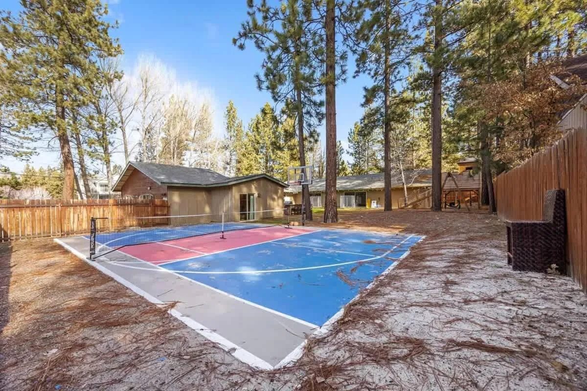 Indoor Pool Game Rm Pickleball Spa BBQ PetOk