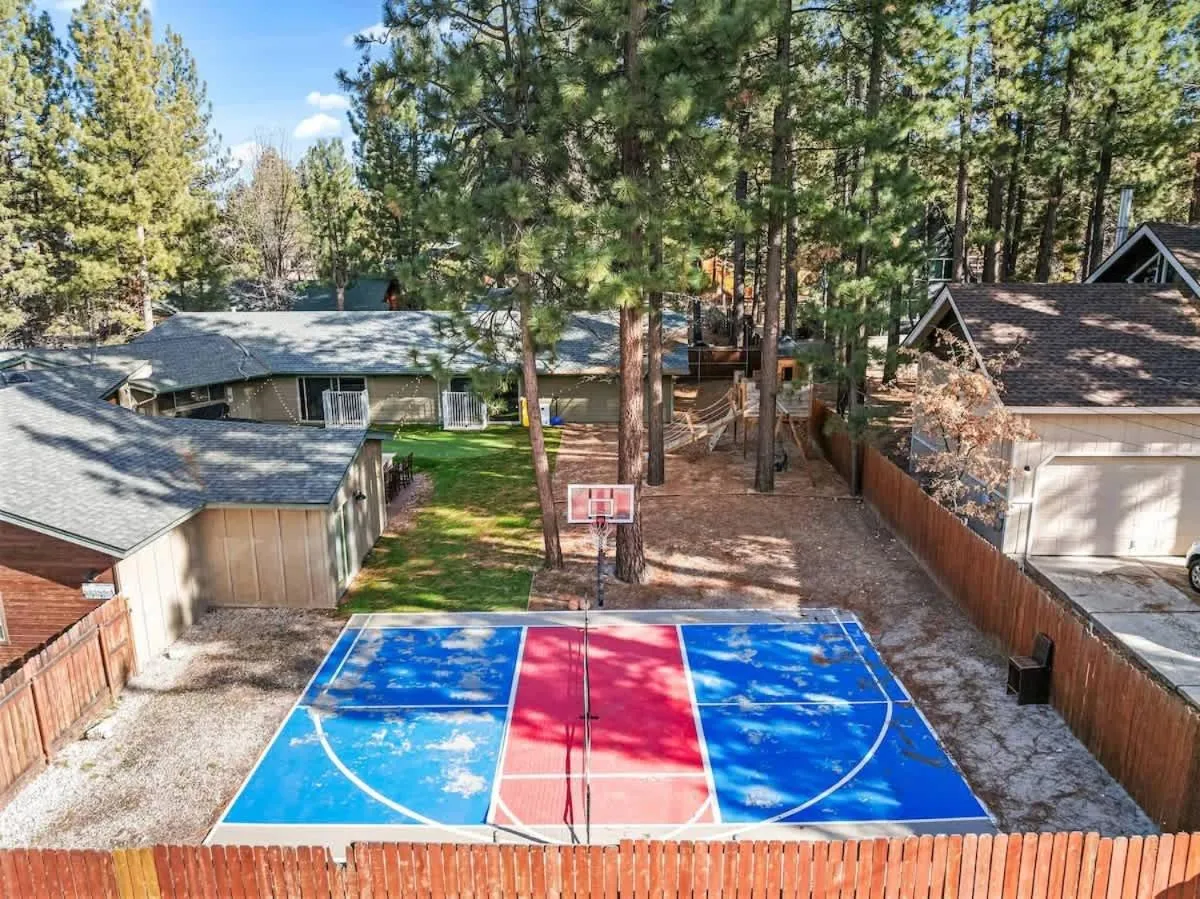 Indoor Pool Game Rm Pickleball Spa BBQ PetOk