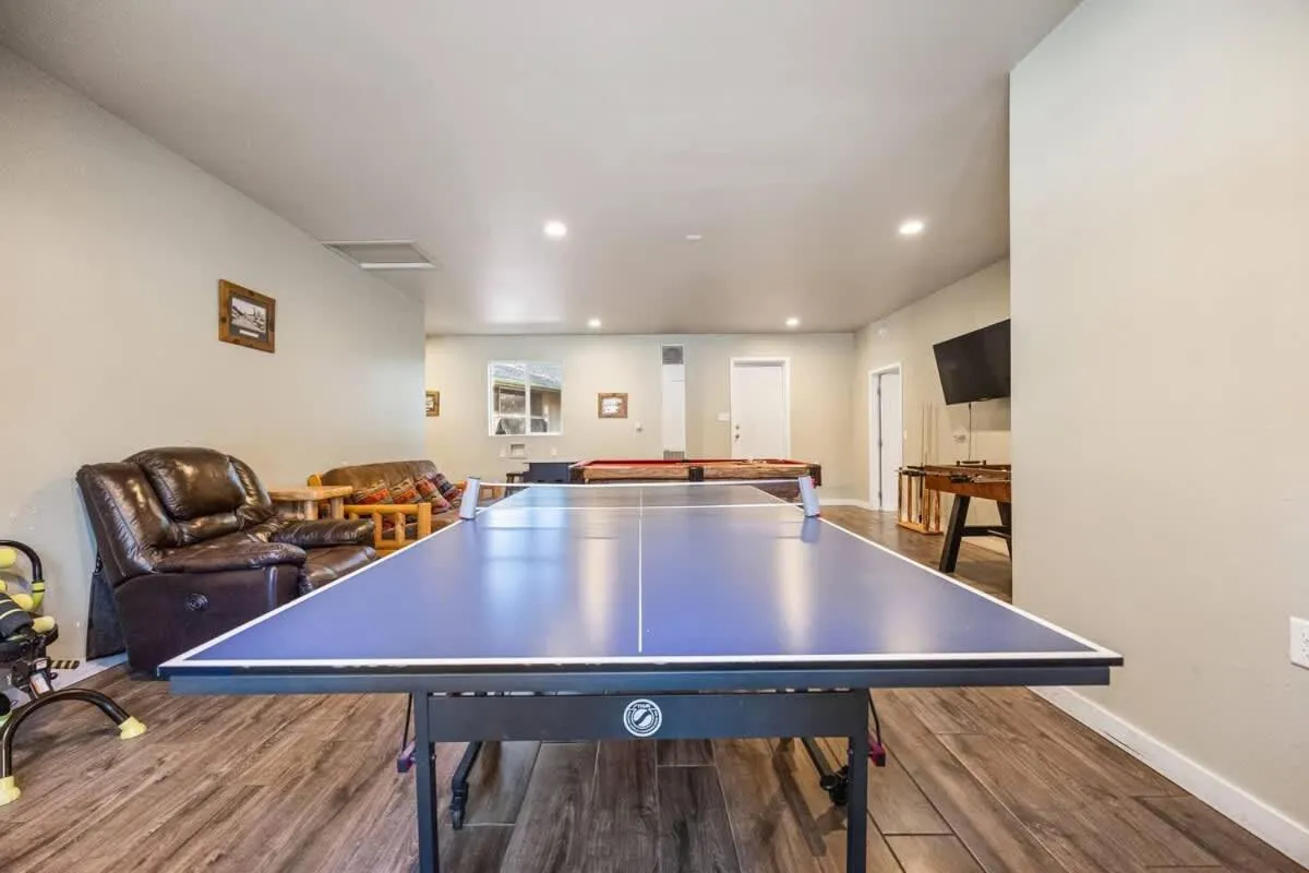 Indoor Pool Game Rm Pickleball Spa BBQ PetOk