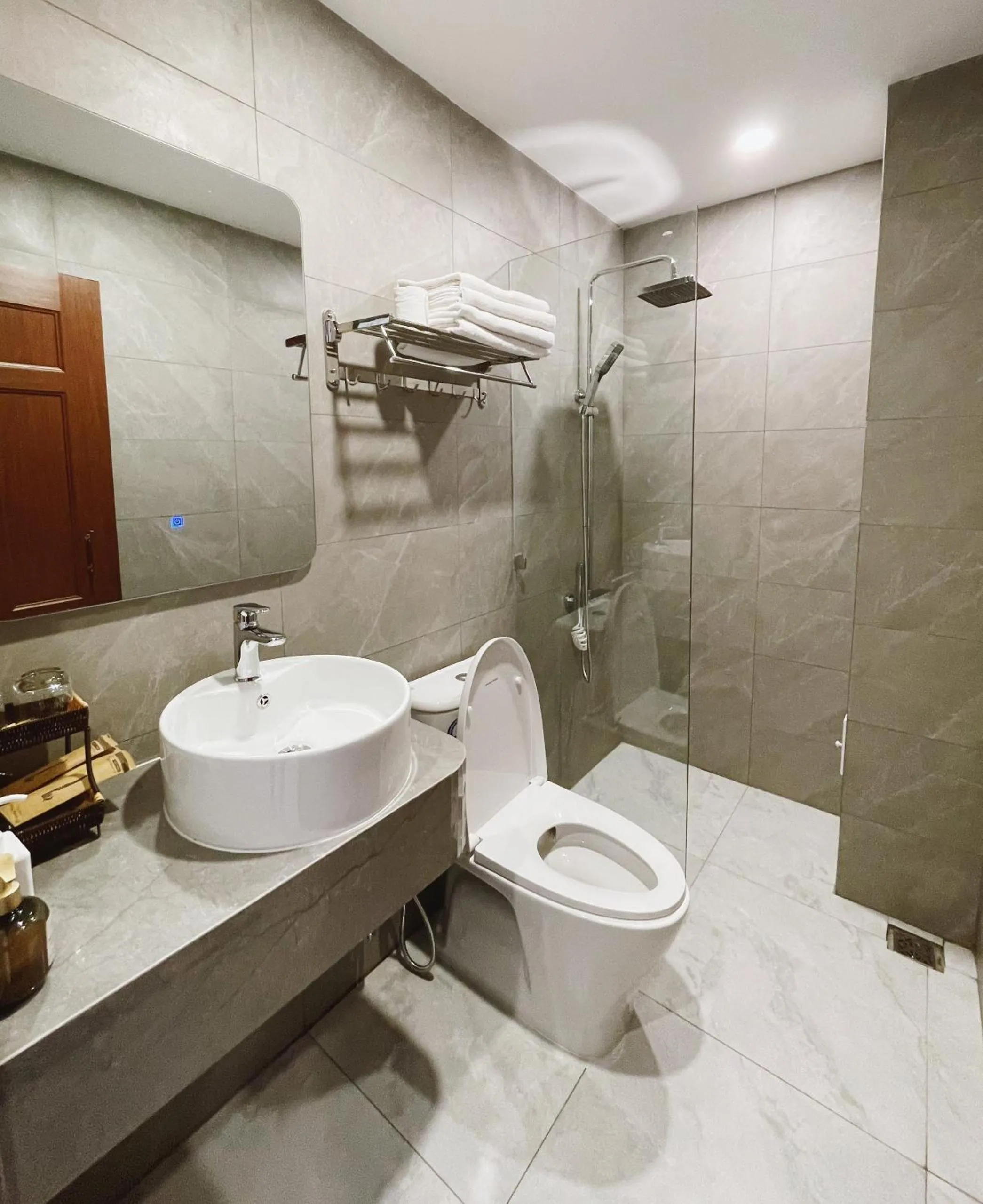 Bathroom in Phuong Nam Hotel An Giang