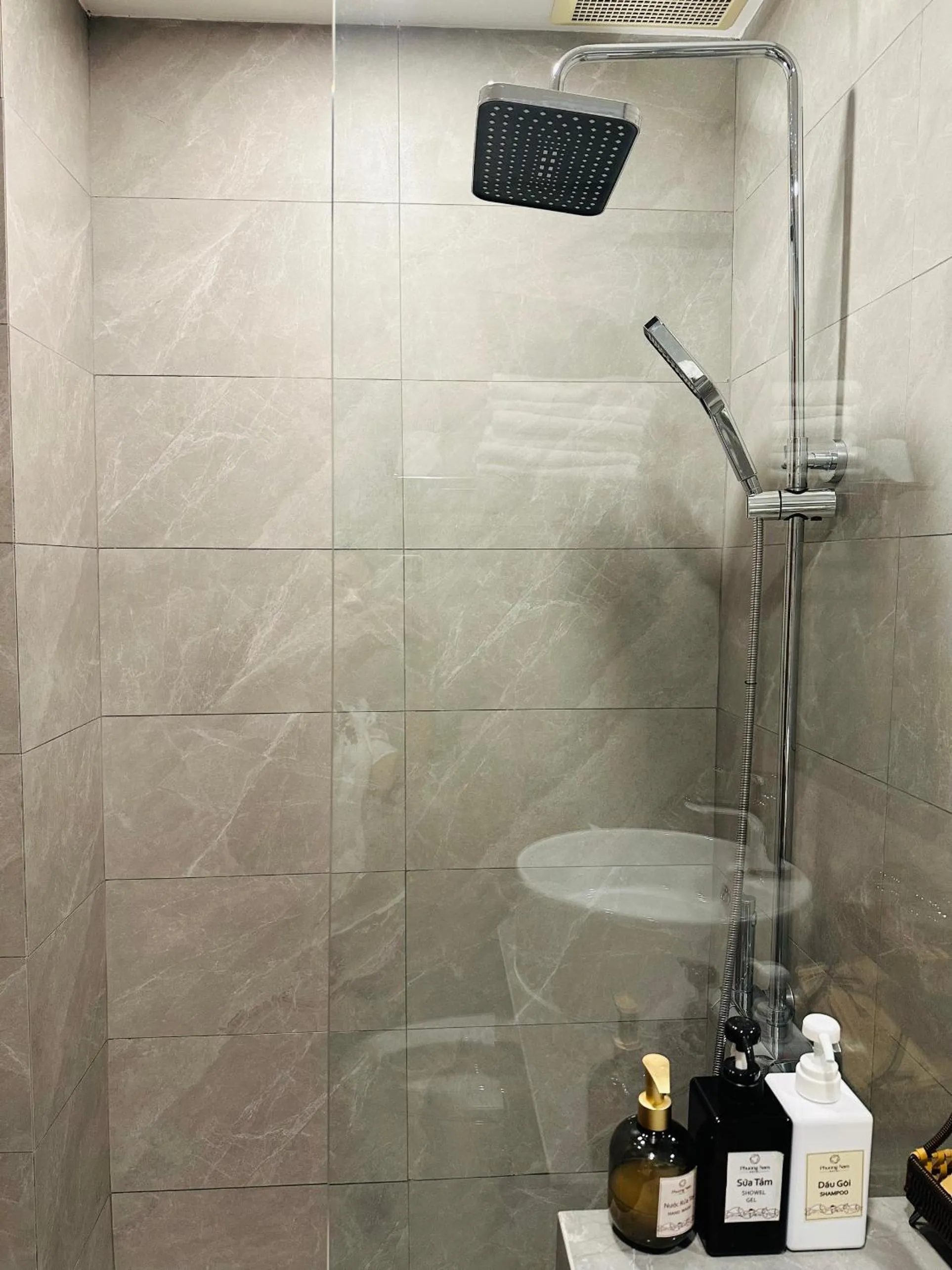 Bathroom in Phuong Nam Hotel An Giang