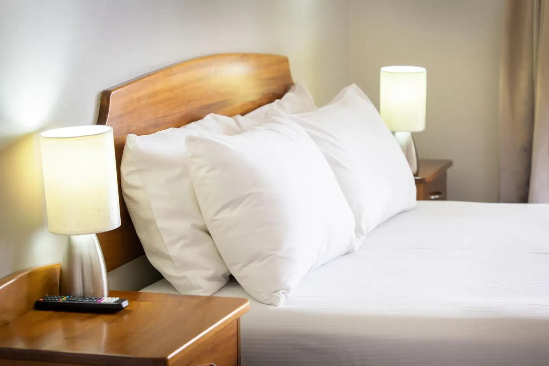 Bed in Shamrock Gardens Motel Bed in Shamrock Gardens Motel