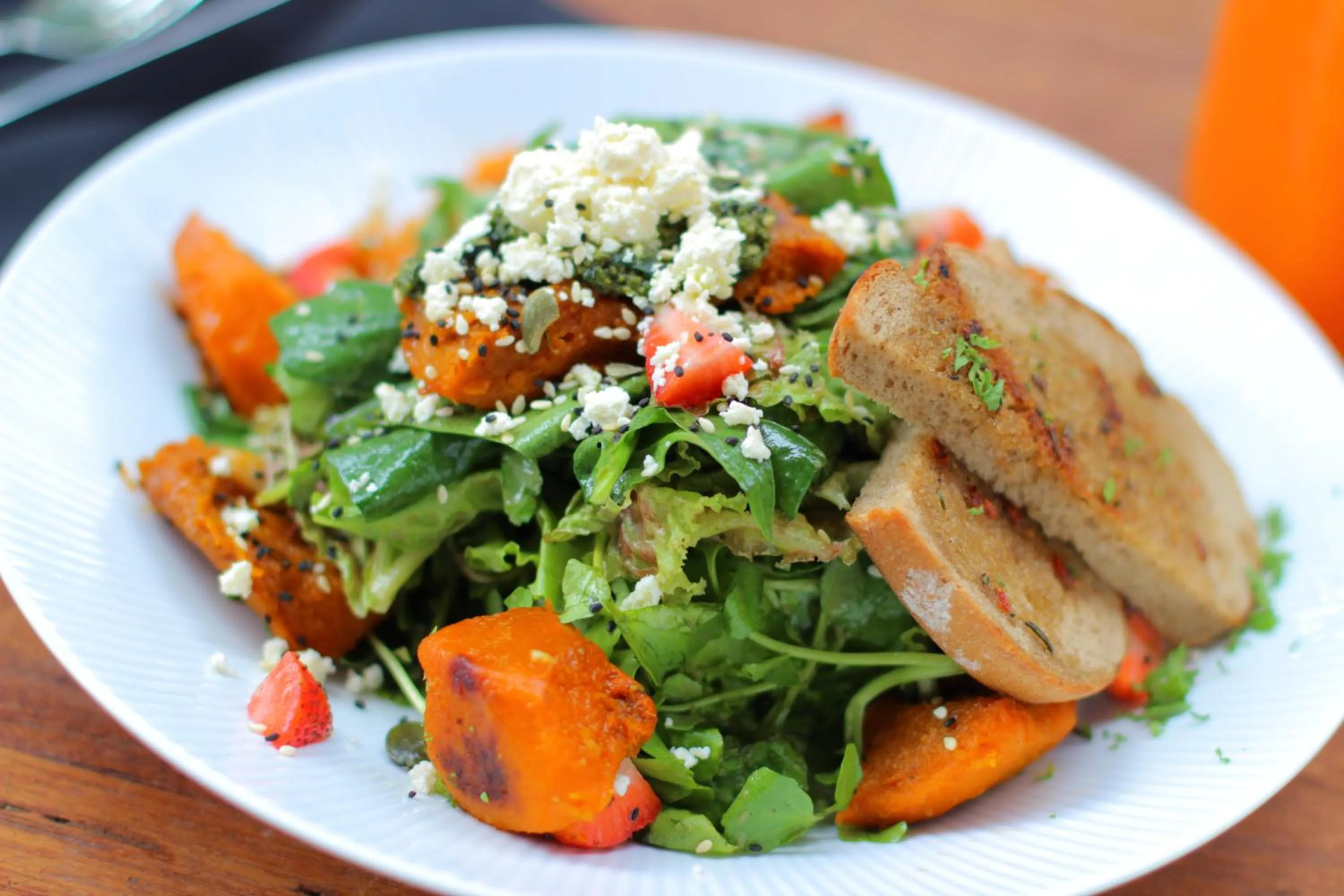 Restaurant/places to eat in Suarti Boutique Village