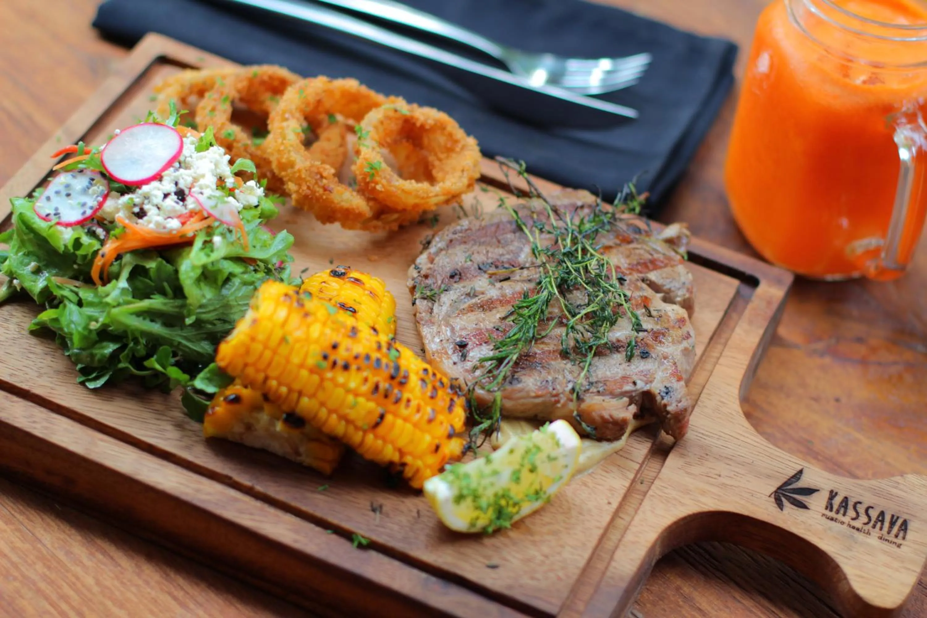 Restaurant/places to eat in Suarti Boutique Village