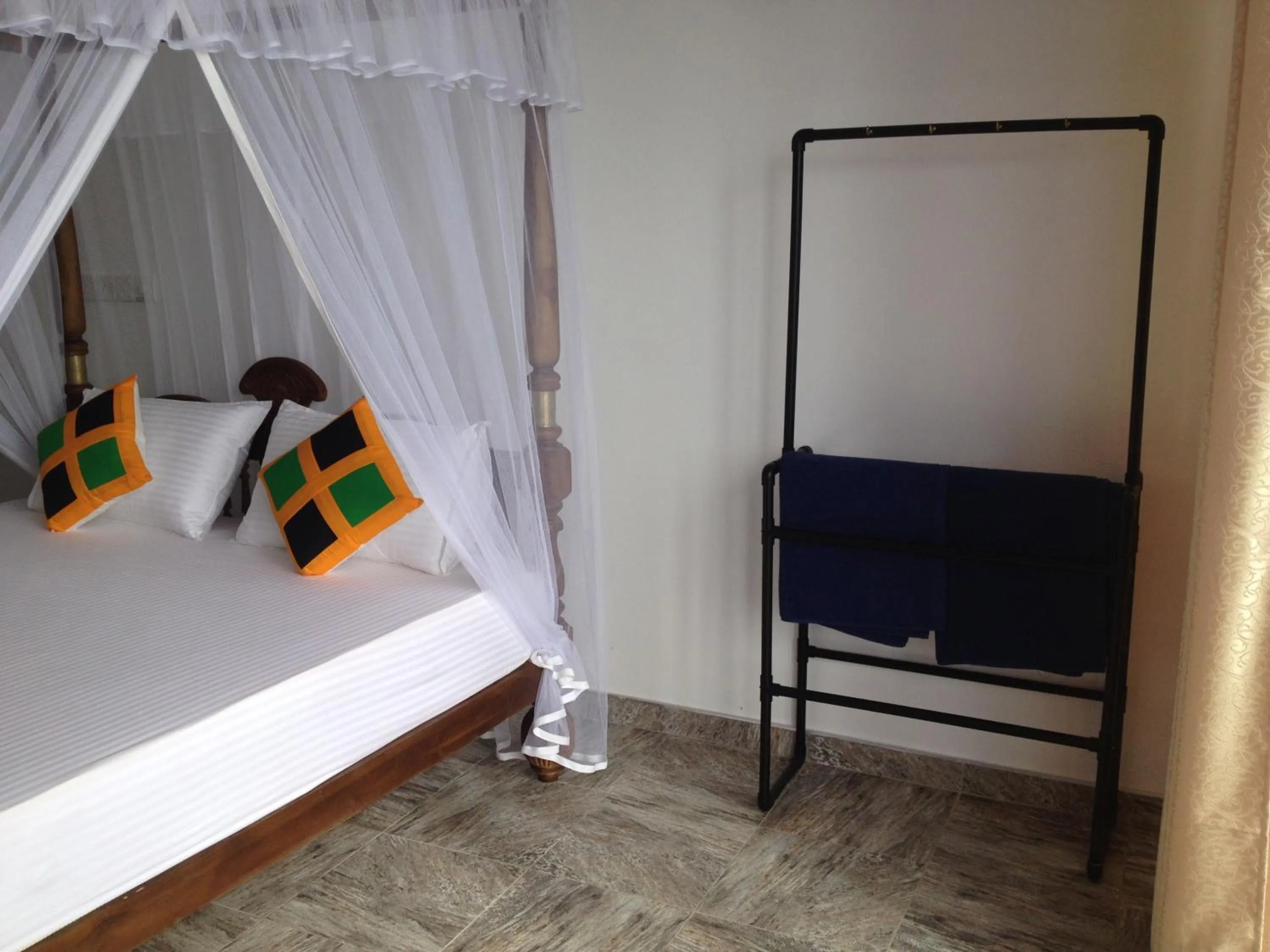 Bed in Mirissa Seastar