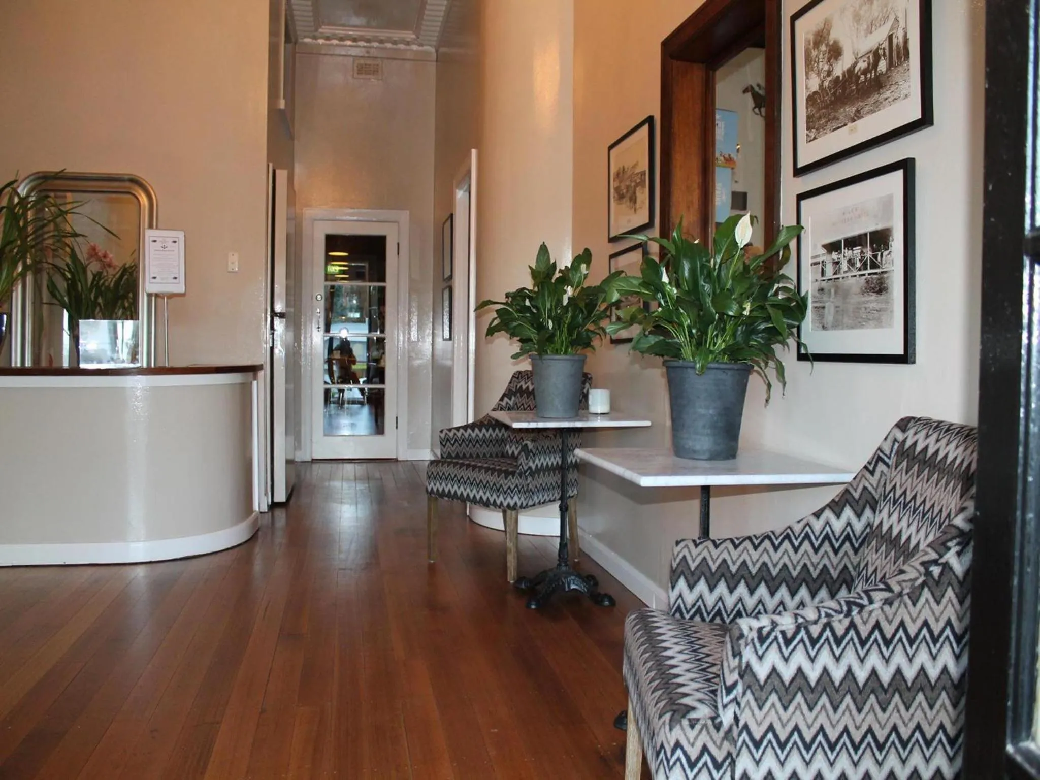 Lobby or reception in Fish Creek Hotel