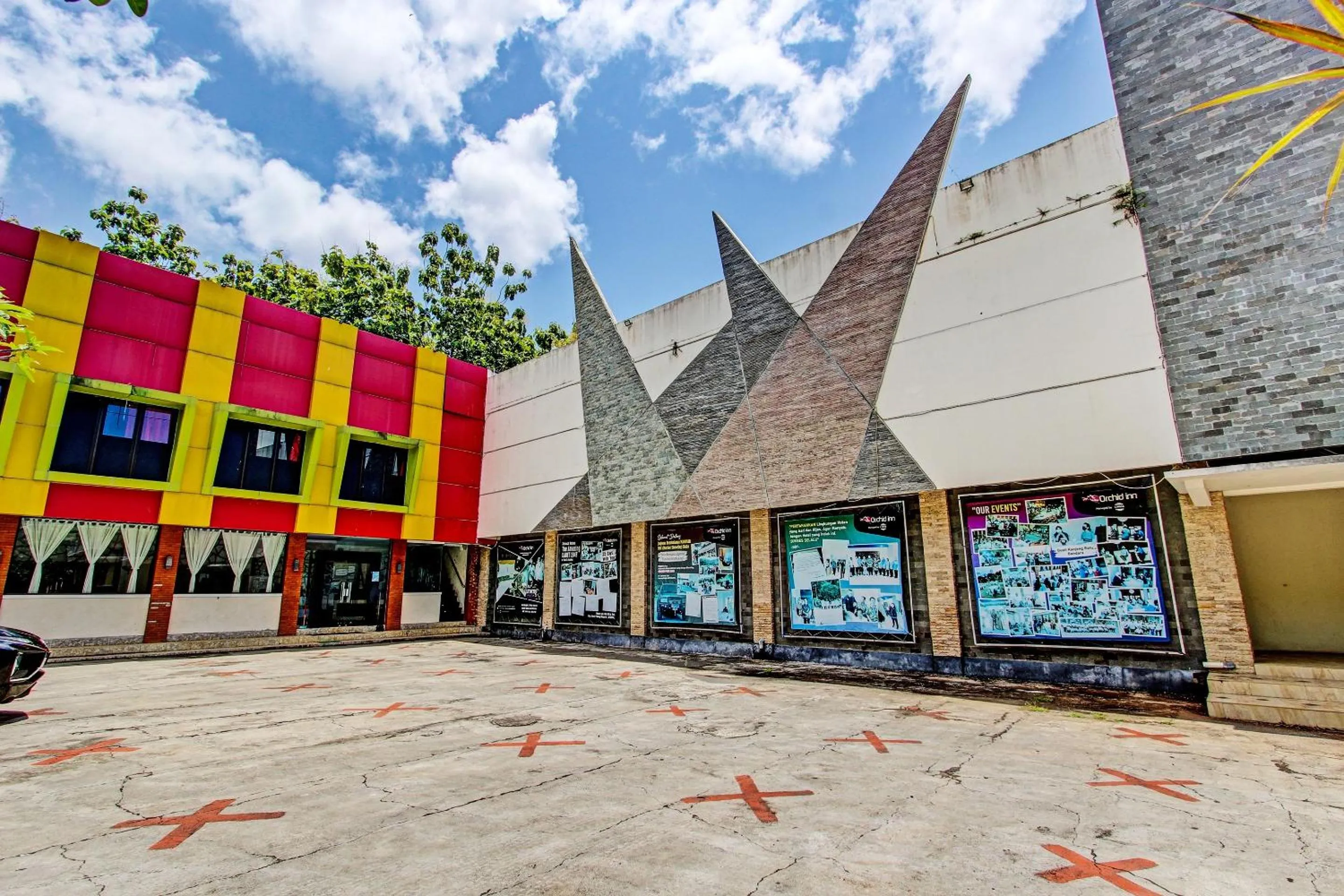 Facade/entrance in Collection O Gunung Kidul Near Baron Beach Formerly Orchid Hotel