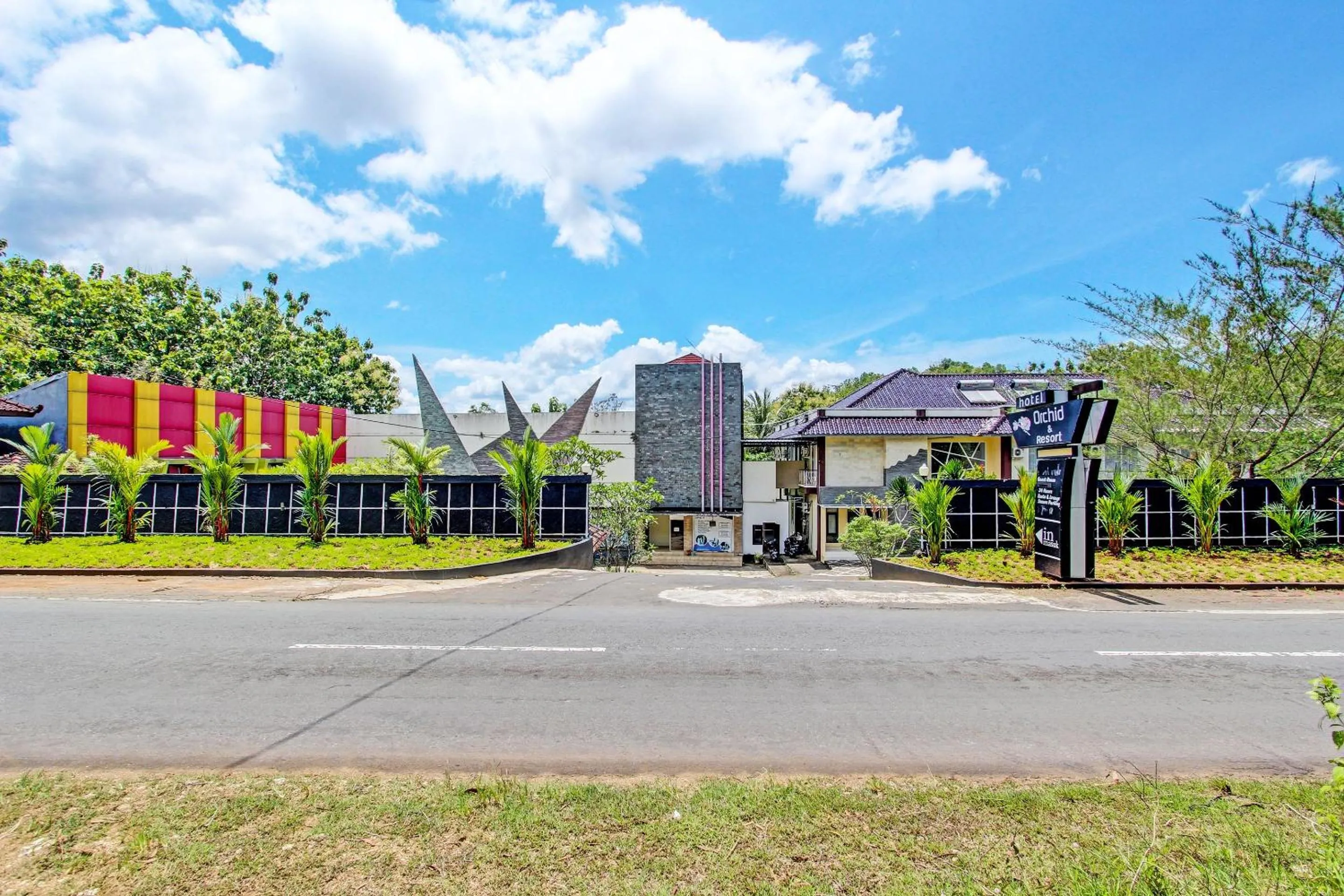 Facade/entrance in Collection O Gunung Kidul Near Baron Beach Formerly Orchid Hotel