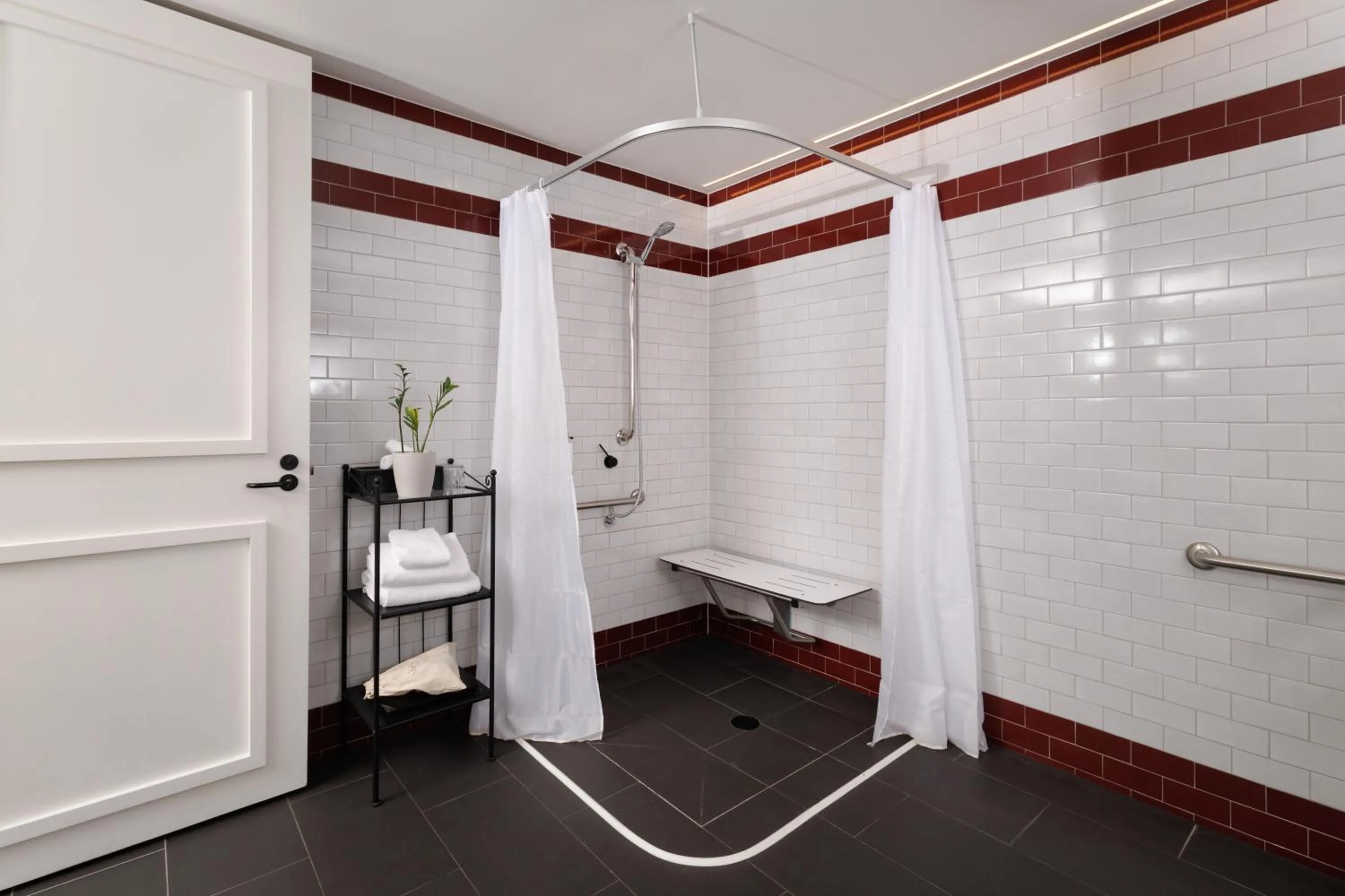 Bathroom in Kimpton Margot Sydney by IHG