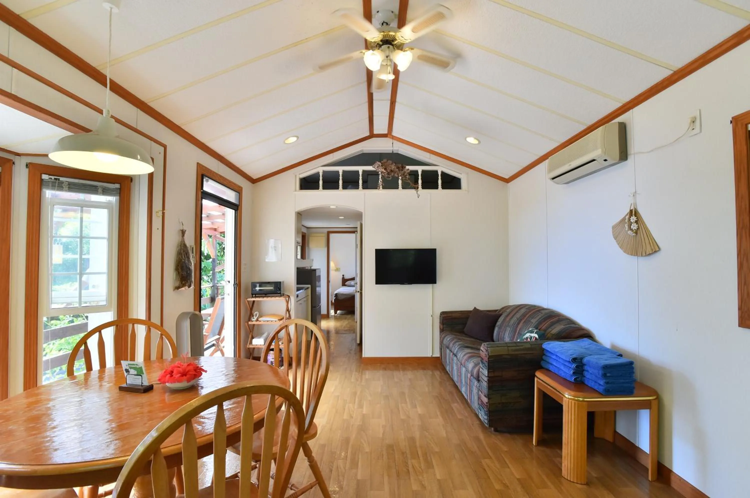 Photo of the whole room in PANORAMA Ocean View Cottage