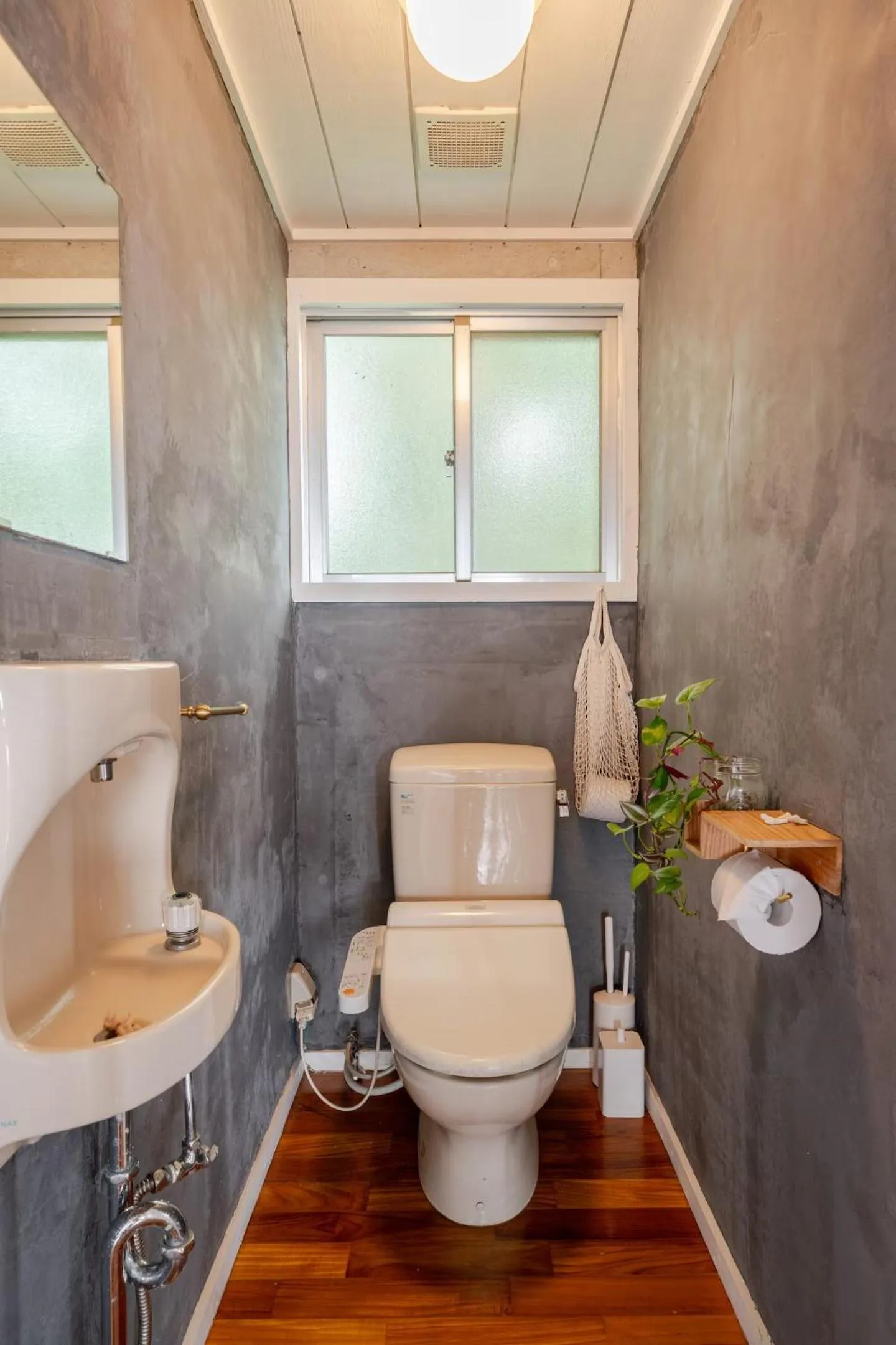 Toilet in PANORAMA Ocean View Cottage