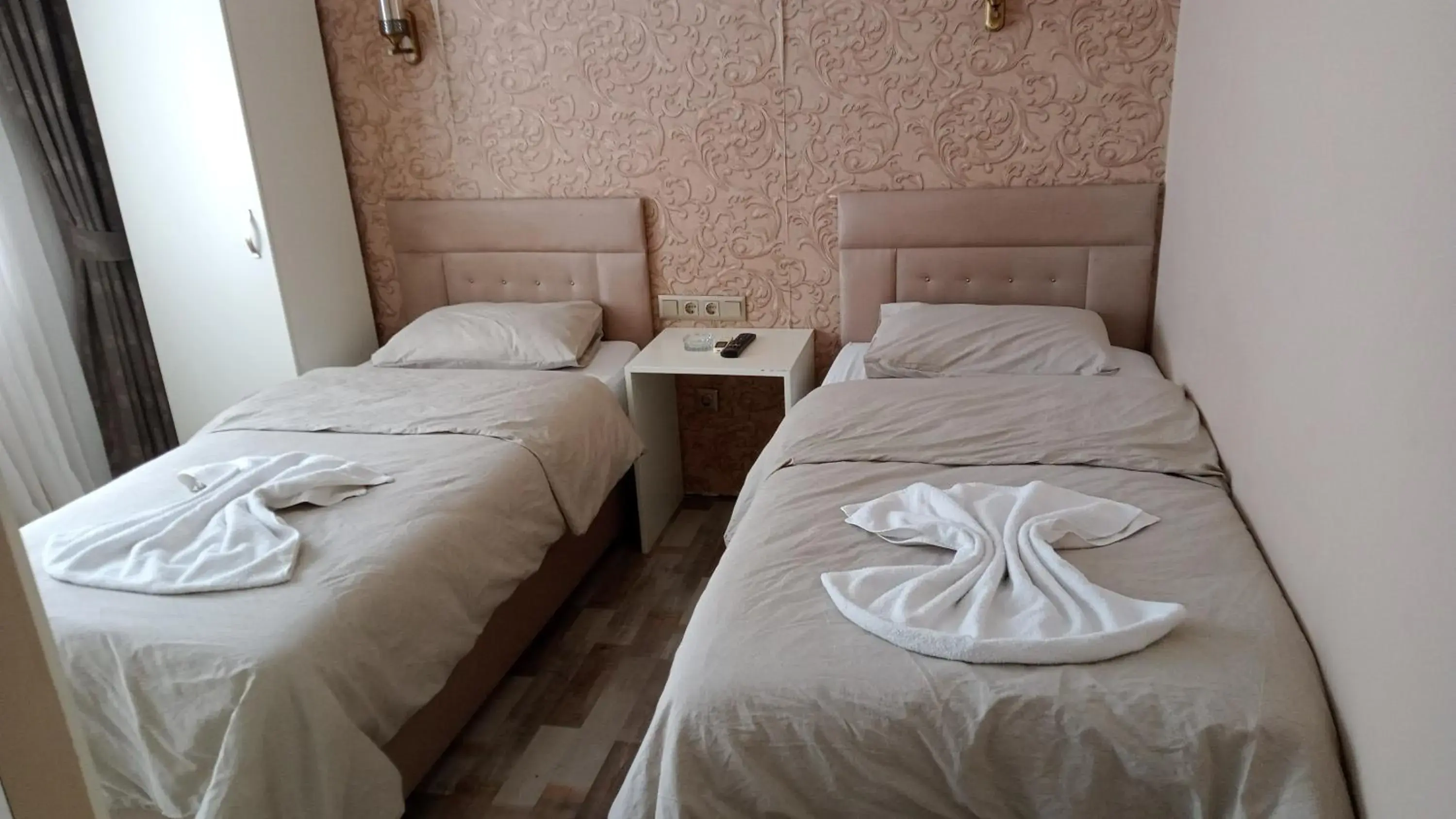 Single Room with Balcony - single occupancy in Send Apart Otel Single Room with Balcony - single occupancy in Send Apart Otel