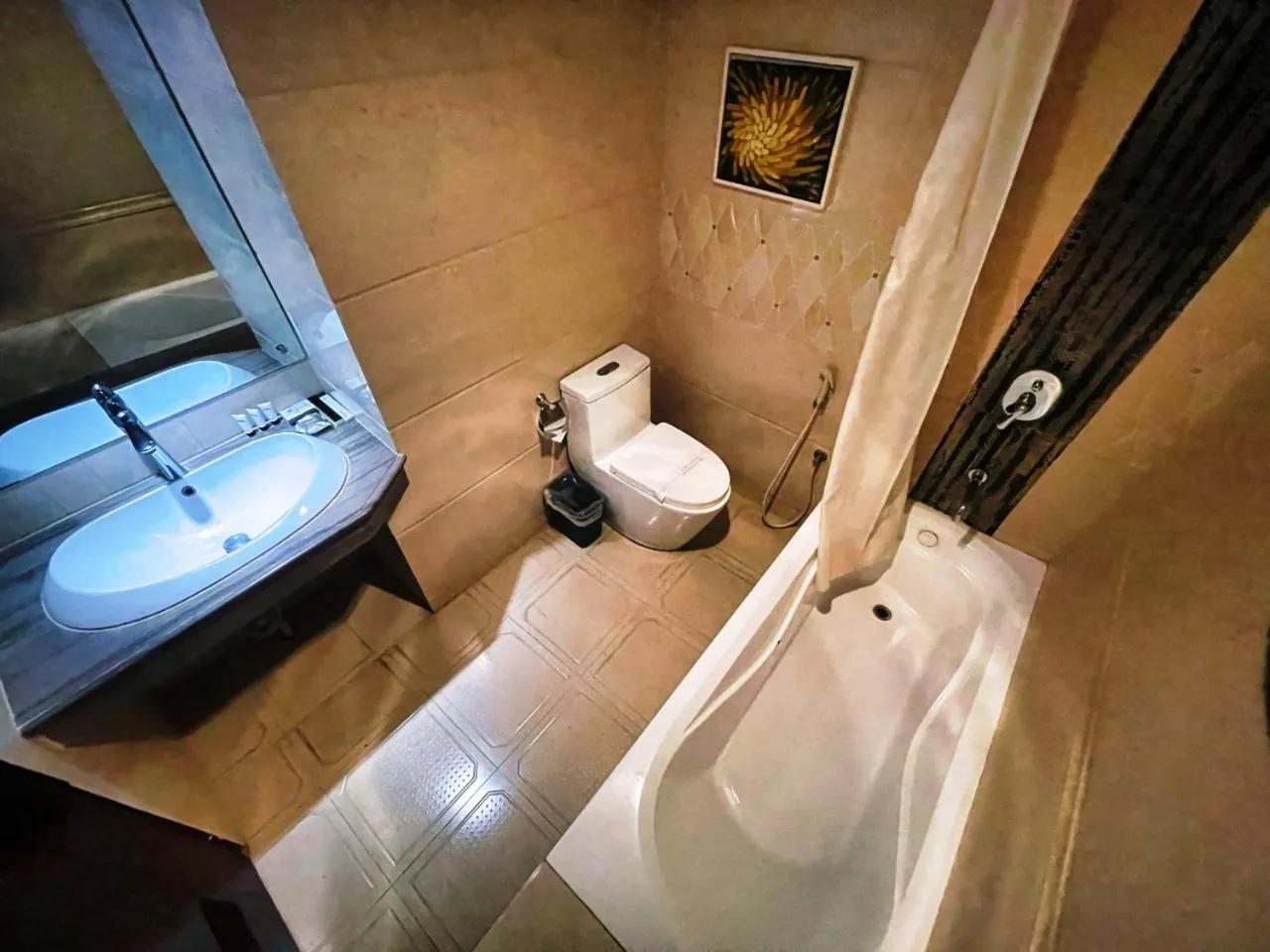 Bath in Hotel Bengal Canary Park