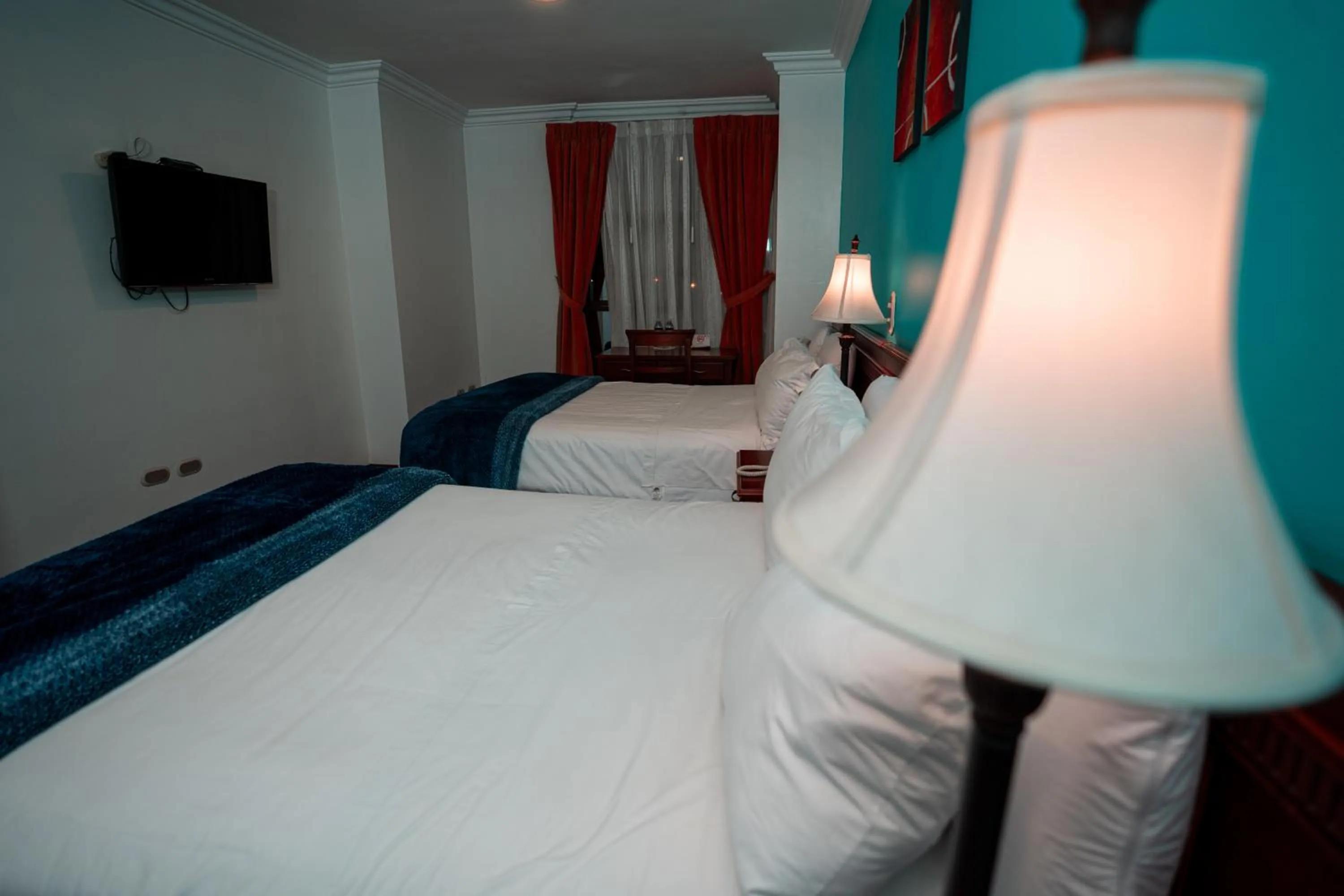 Twin Room with Private Bathroom in Quo Vadis Hotel