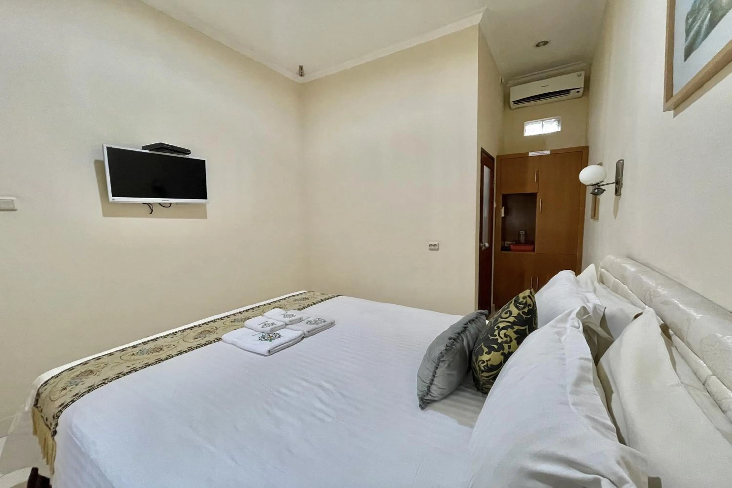 Bedroom, Bed in Whiterose Guesthouse