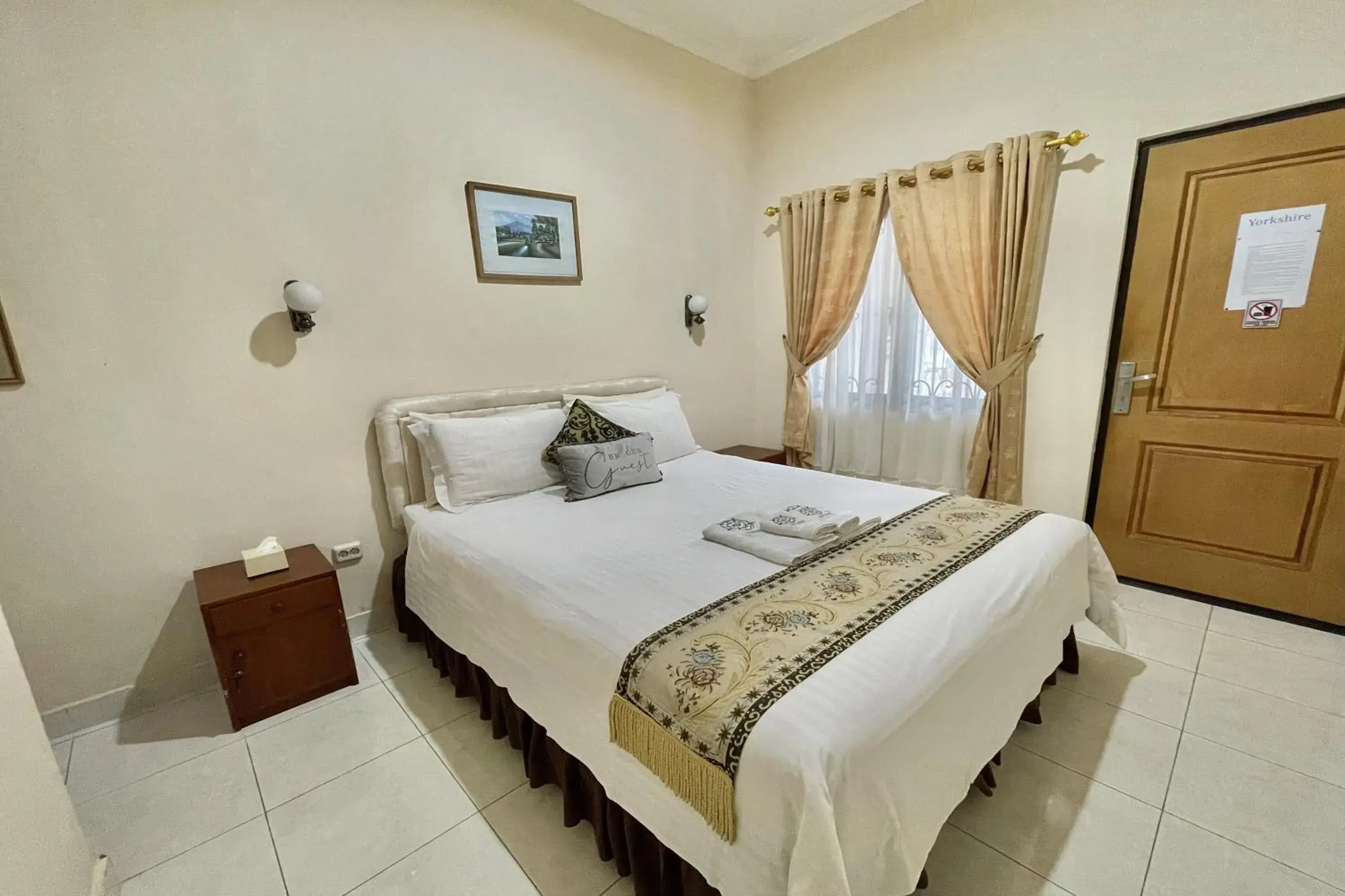 Suite with Balcony in Whiterose Guesthouse Suite with Balcony in Whiterose Guesthouse