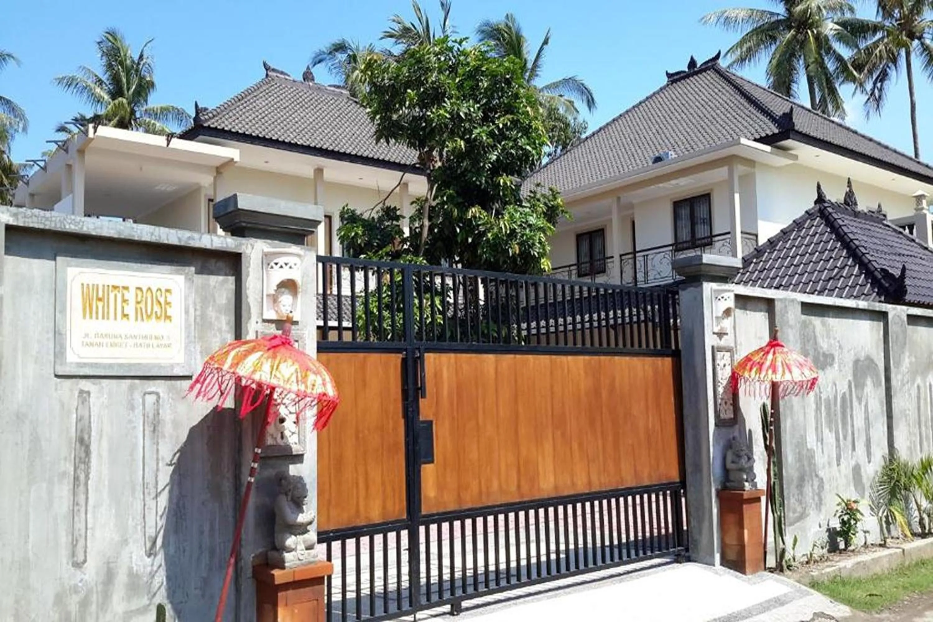 Property building in Whiterose Guesthouse