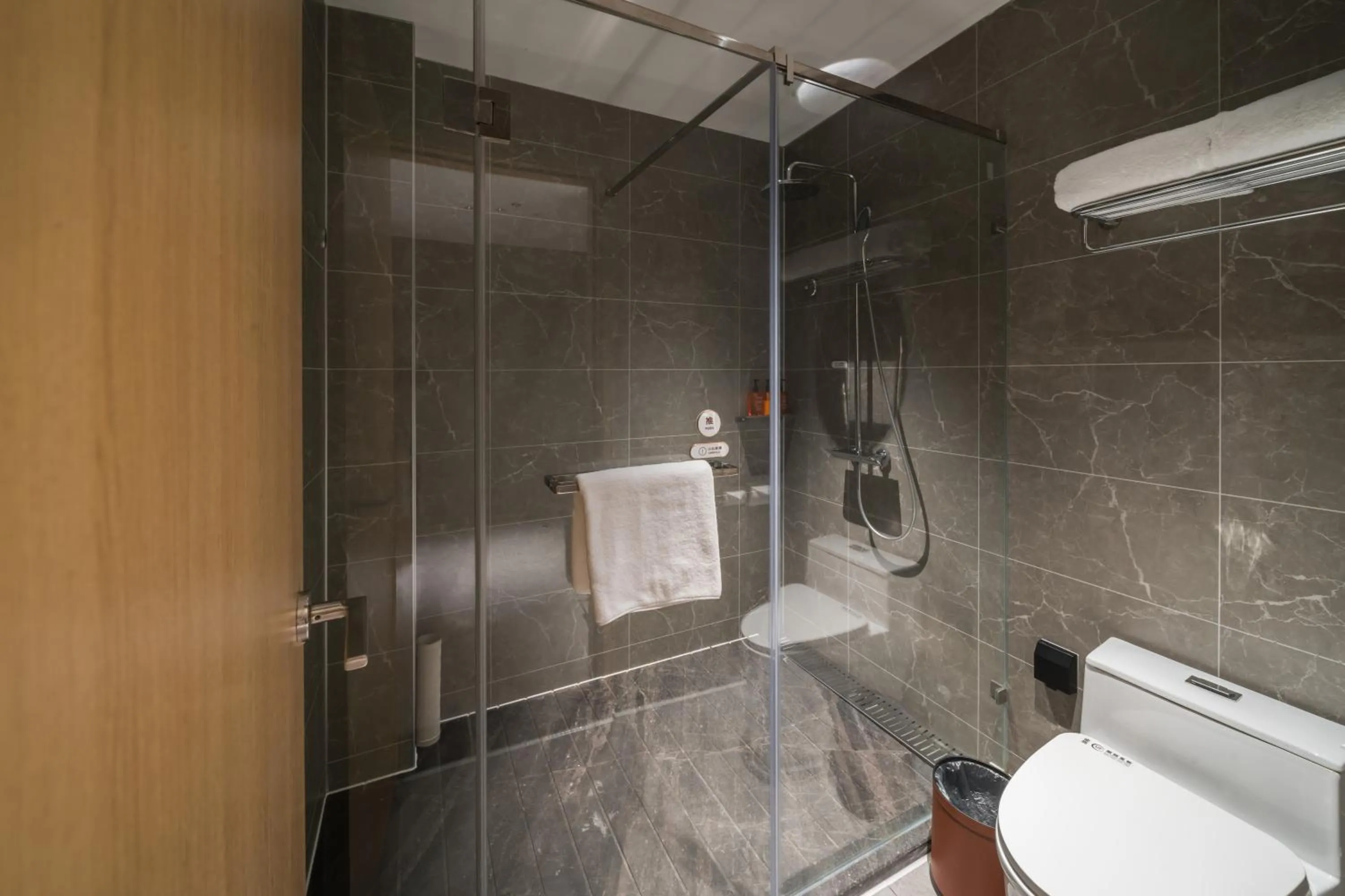 Shower in Orange Hotel Sanya Phoenix Airport