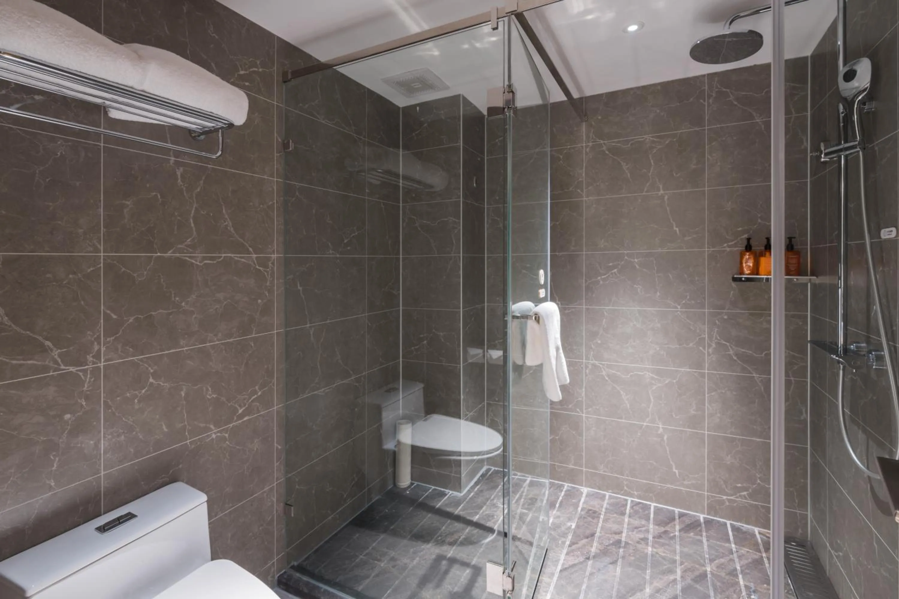 Shower in Orange Hotel Sanya Phoenix Airport