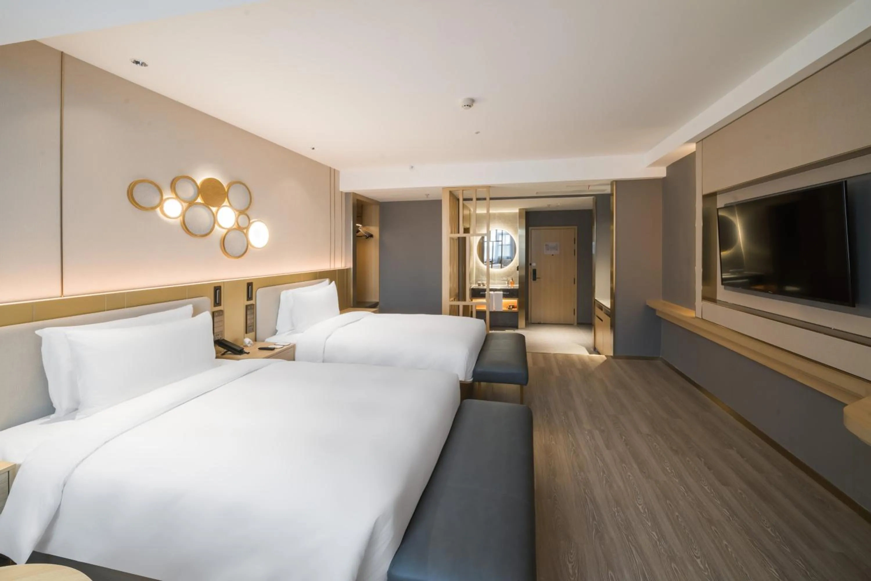 Photo of the whole room, Bed in Orange Hotel Sanya Phoenix Airport